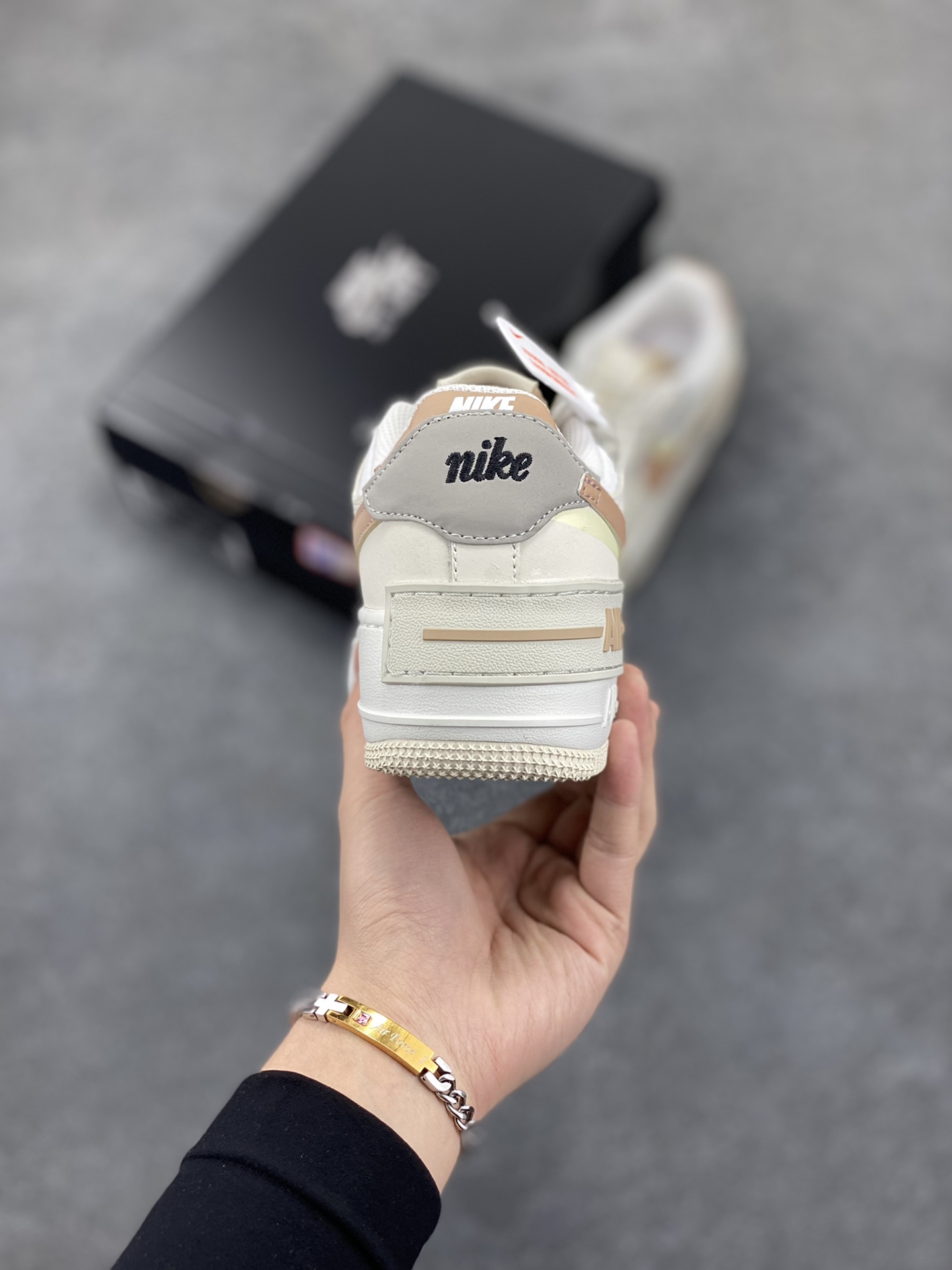 图片[4]-NK Air Force 1 Shadow 轻量增高低帮百搭板鞋\”拼接马卡龙\” 全新少女系解构主义设计双层轻量EVA发泡中底+防滑RB橡胶外圈底鞋底 原楦头原纸板 打造纯正空军版型 专注外贸渠道 全掌内置蜂窝气垫 原盒配件 原厂中底钢印、拉帮完美 货号：CI0919-116 尺码：35.5 36 36.5 37.5 38 38.5 39 40-选品中心