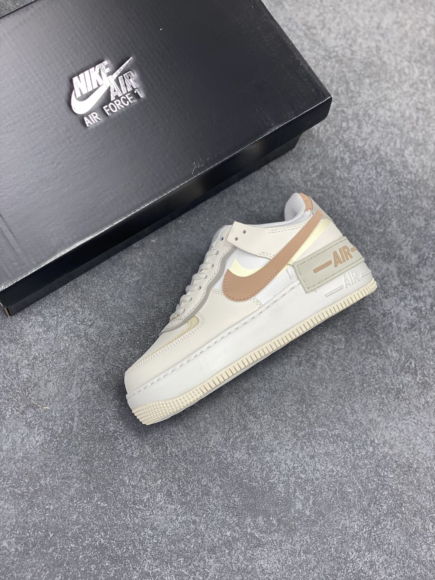 图片[7]-NK Air Force 1 Shadow 轻量增高低帮百搭板鞋\”拼接马卡龙\” 全新少女系解构主义设计双层轻量EVA发泡中底+防滑RB橡胶外圈底鞋底 原楦头原纸板 打造纯正空军版型 专注外贸渠道 全掌内置蜂窝气垫 原盒配件 原厂中底钢印、拉帮完美 货号：CI0919-116 尺码：35.5 36 36.5 37.5 38 38.5 39 40-选品中心