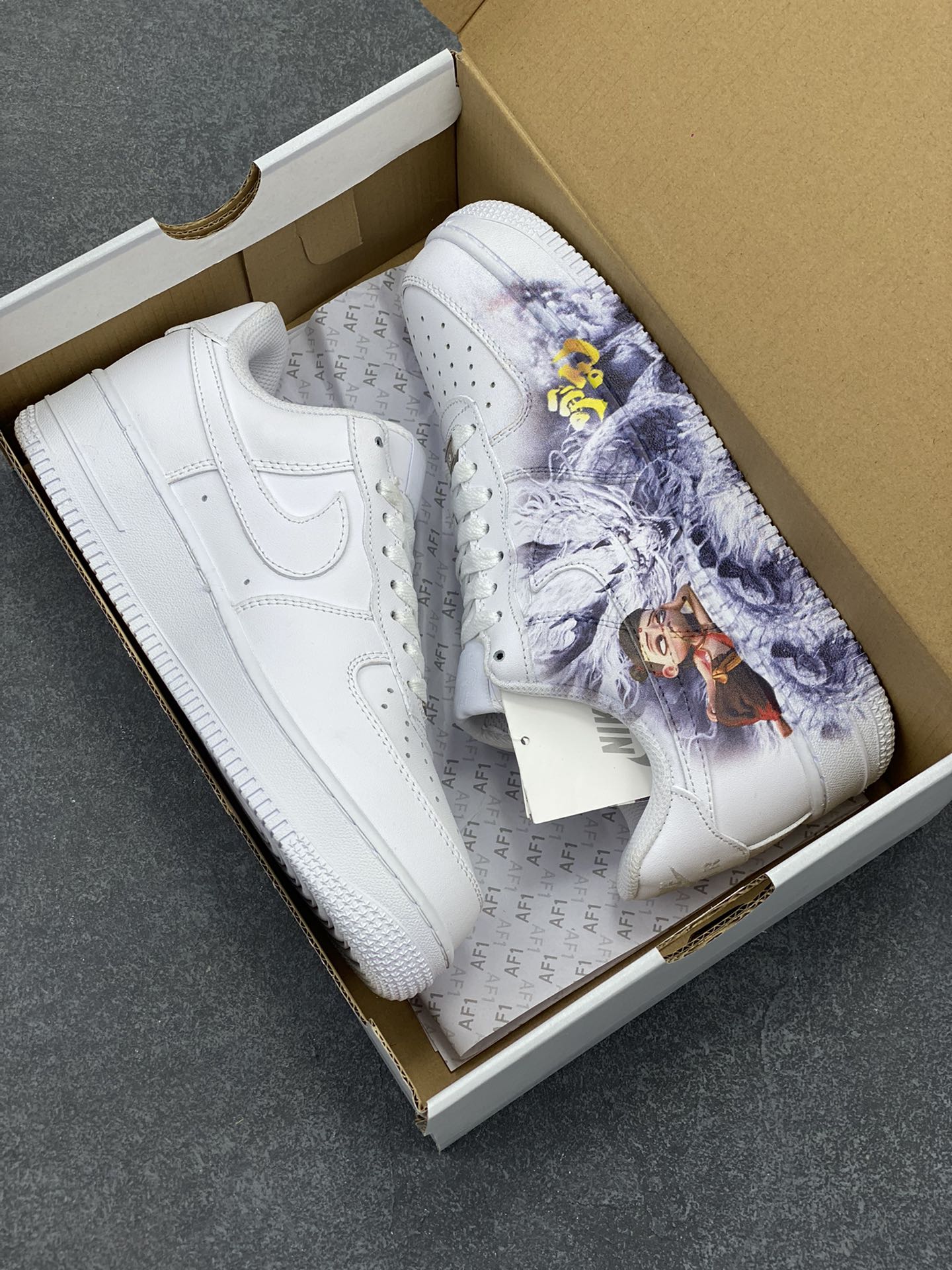 图片[9]-Air Force 1 Low 哪吒手绘涂鸦 原楦头原纸板 打造纯正空军版型 #专注外贸渠道 全掌内置蜂窝气垫 #原盒配件 原厂中底钢印、拉帮完美 货号：CW2288-111 尺码：36 36.5 37.5 38 38.5 39 40 40.5 41 42 42.5 43 44 44.5 45-选品中心