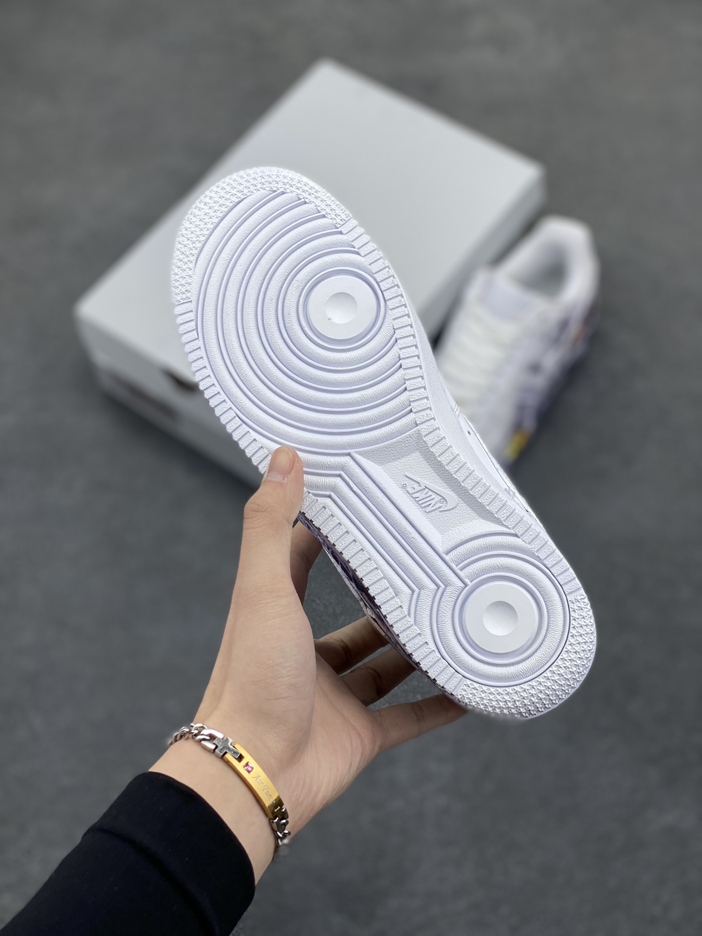 图片[5]-Air Force 1 Low 哪吒手绘涂鸦 原楦头原纸板 打造纯正空军版型 #专注外贸渠道 全掌内置蜂窝气垫 #原盒配件 原厂中底钢印、拉帮完美 货号：CW2288-111 尺码：36 36.5 37.5 38 38.5 39 40 40.5 41 42 42.5 43 44 44.5 45-选品中心