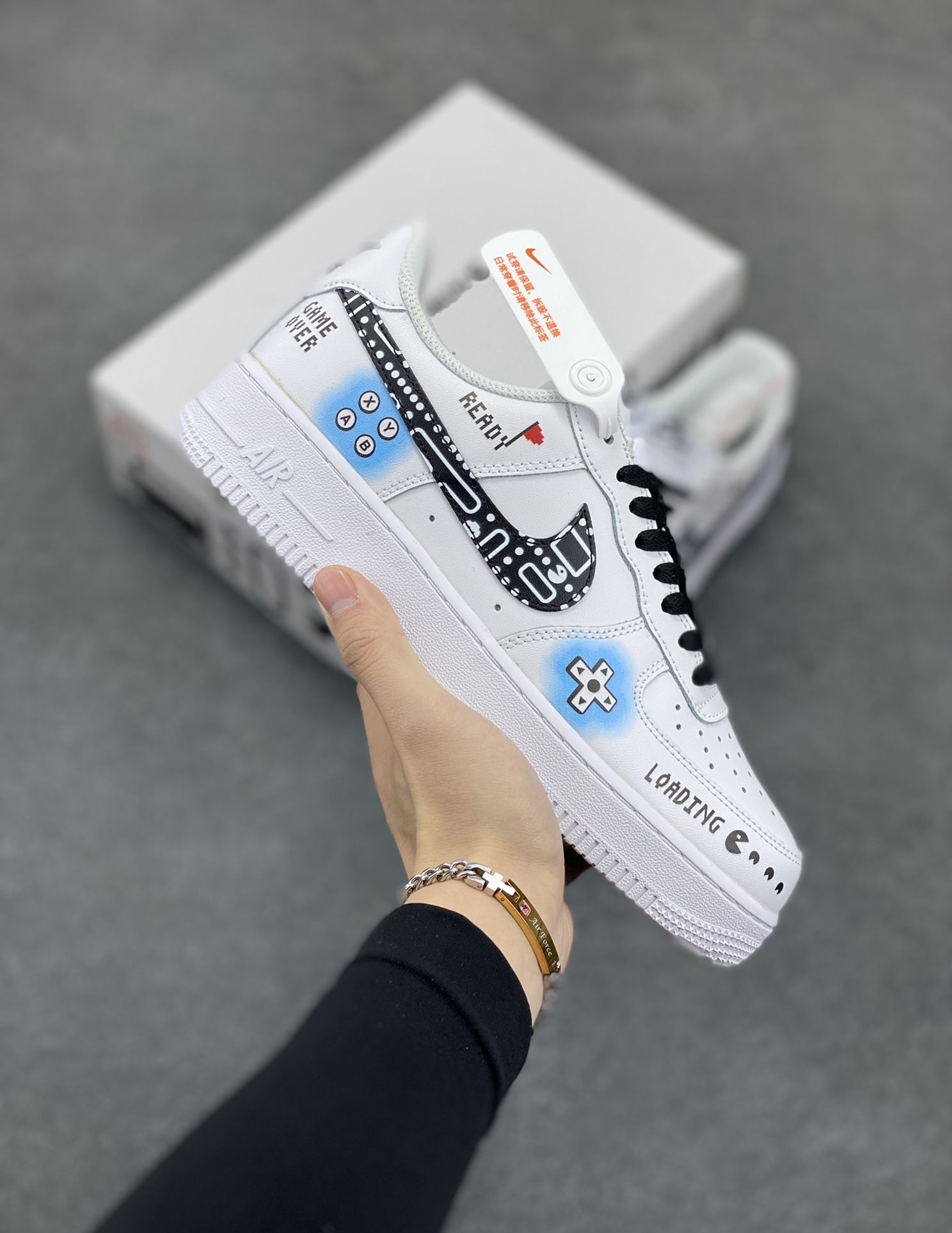 PS5电玩主题Nike Air Force 1 Low’07 吃豆人 空军一号低帮休闲板鞋 定制皮料 原楦原纸板 纯正空军版型 内置全掌气垫 货号:CW2288-228 尺码:36 36.5 37.5 38 38.5 39 40 40.5 41 42 42.5 43 44 44.5 45-选品中心