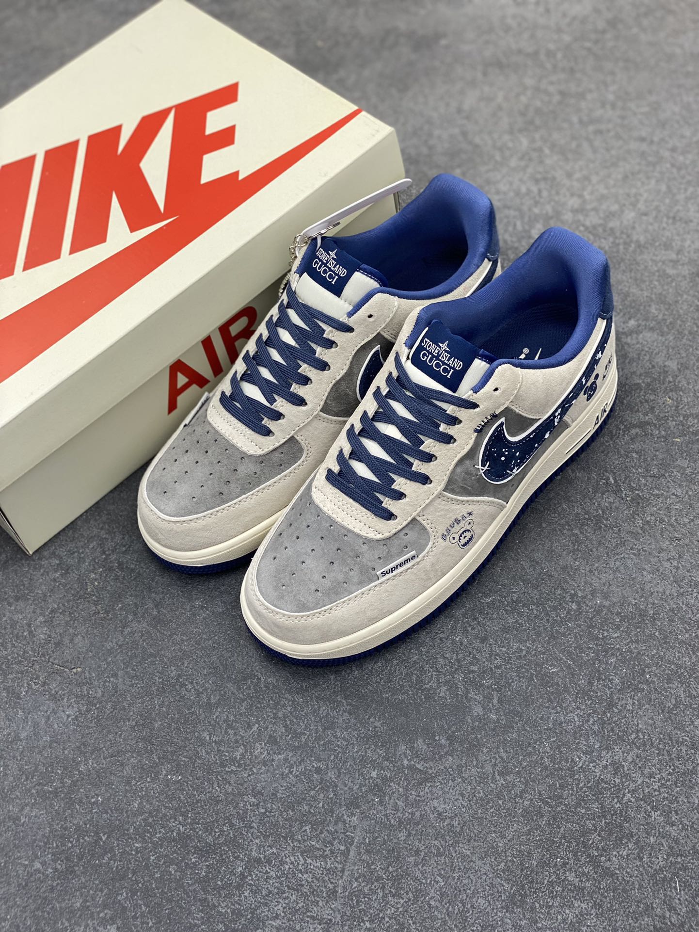 图片[8]-NIke Air Force 1 \’07 Low “暴力熊联名——雪花灰猪八”空军一号 低帮 运动鞋 休闲鞋 折边针车 工艺难度大 原楦头原纸板 原装鞋盒 定制五金配件 内置全掌气垫 原厂鞋底 货号：KK1988-053 尺码：36 36.5 37.5 38 38.5 39 40 40.5 41 42 42.5 43 44 44.5 45-选品中心