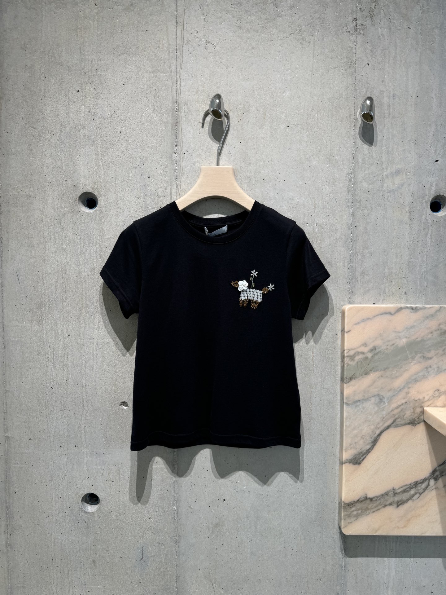 NO:313395,YS｜2025 Spring and Summer New Heavy Industry Pearl Puppy T is exquisite and interesting ~~ The style and texture are very high SML, alexander wang19860909YS｜2025 春夏新款 重工珍珠小狗T 精致有趣 ~~ 版型质感面料都很顶  SML,,alexander wang,Women's clothing