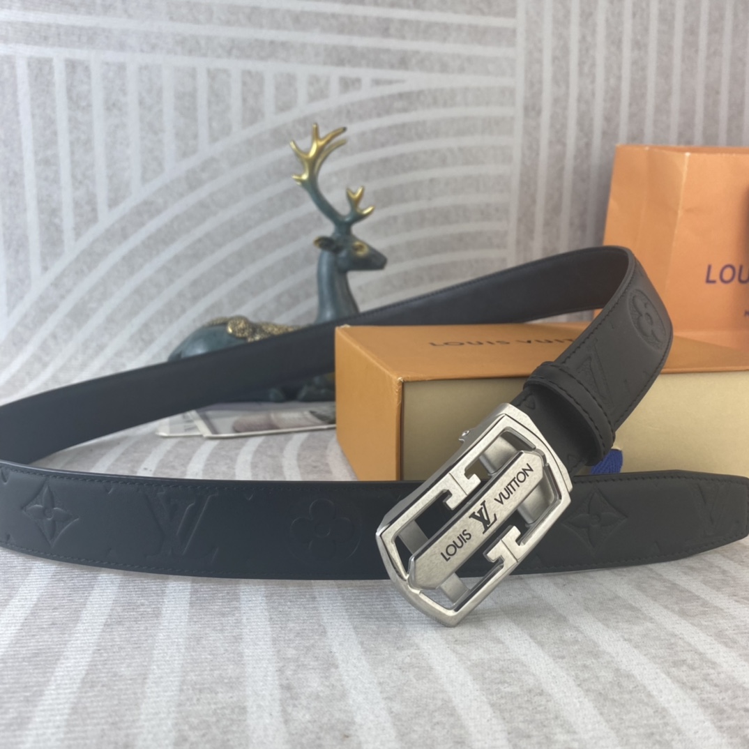 LV💕 特种皮腰带自动带系列 ，原厂五金精品不锈钢扣，手感柔软舒适 宽3.5CM。