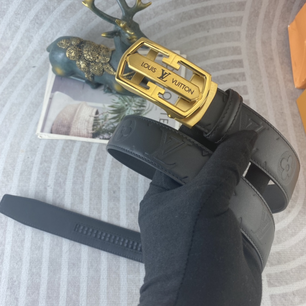 LV💕 特种皮腰带自动带系列 ，原厂五金精品不锈钢扣，手感柔软舒适 宽3.5CM。