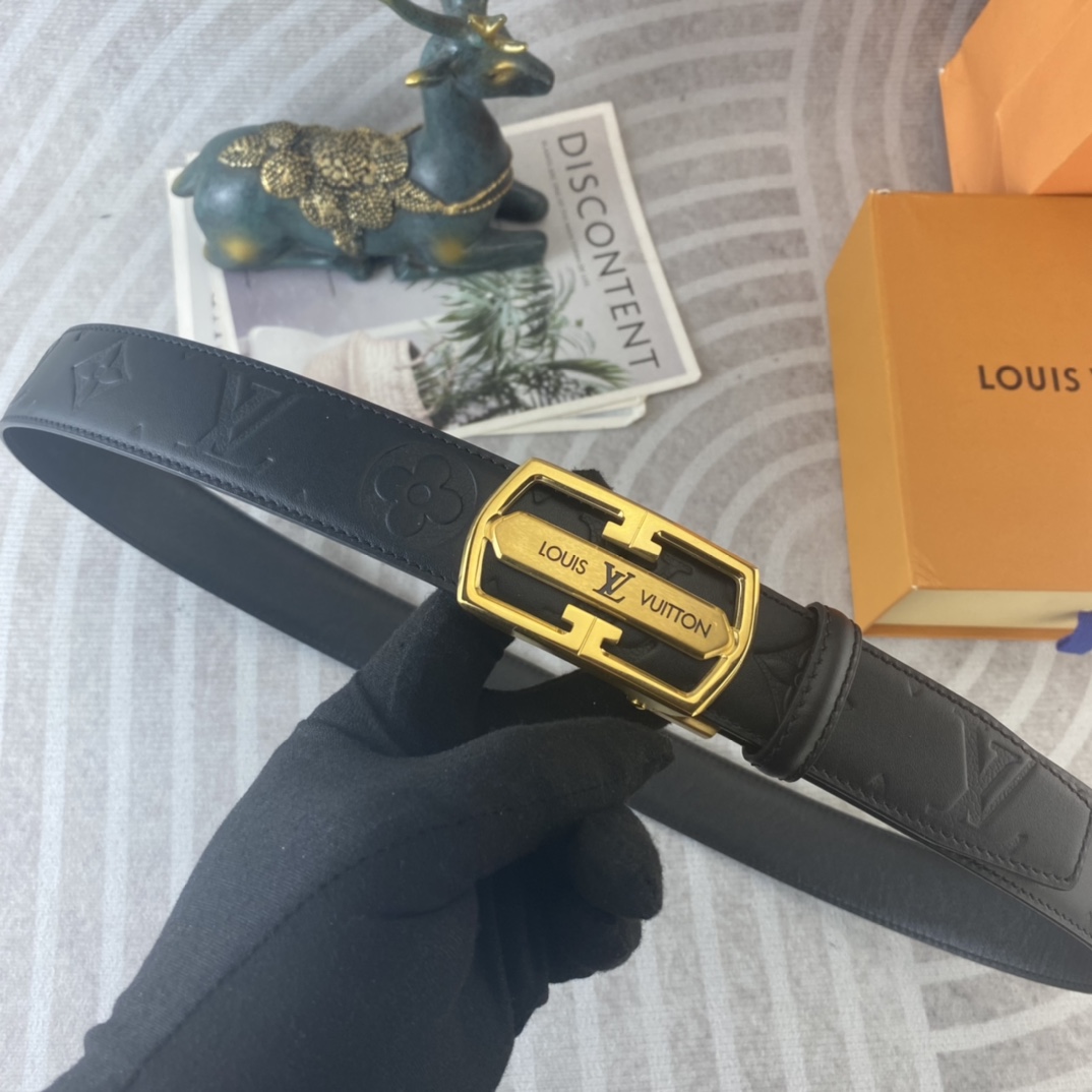 LV💕 特种皮腰带自动带系列 ,原厂五金精品不锈钢扣,手感柔软舒适 宽3.5CM。 LV💕 特种皮腰带自动带系列 ,原厂五金精品不锈钢扣,手感柔软舒适 宽3.5CM。