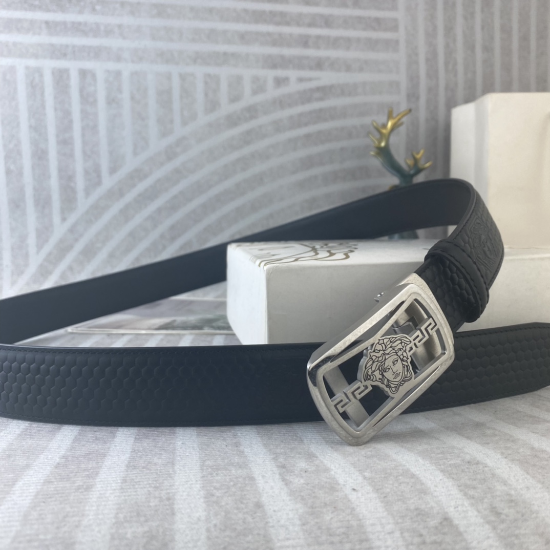 范思哲💕 特种皮腰带自动带系列 ，原厂五金精品不锈钢扣，手感柔软舒适 宽3.5CM。