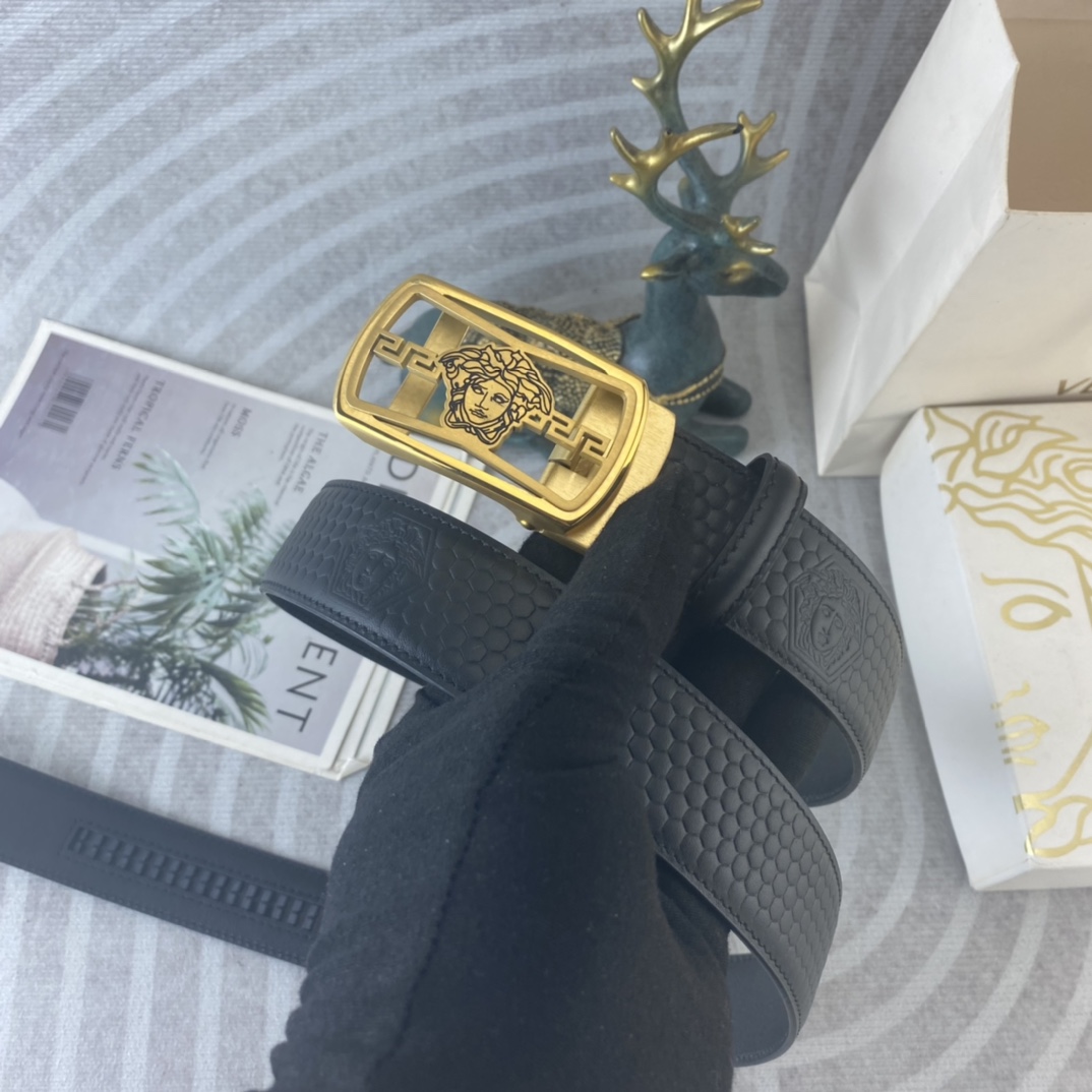 范思哲💕 特种皮腰带自动带系列 ，原厂五金精品不锈钢扣，手感柔软舒适 宽3.5CM。