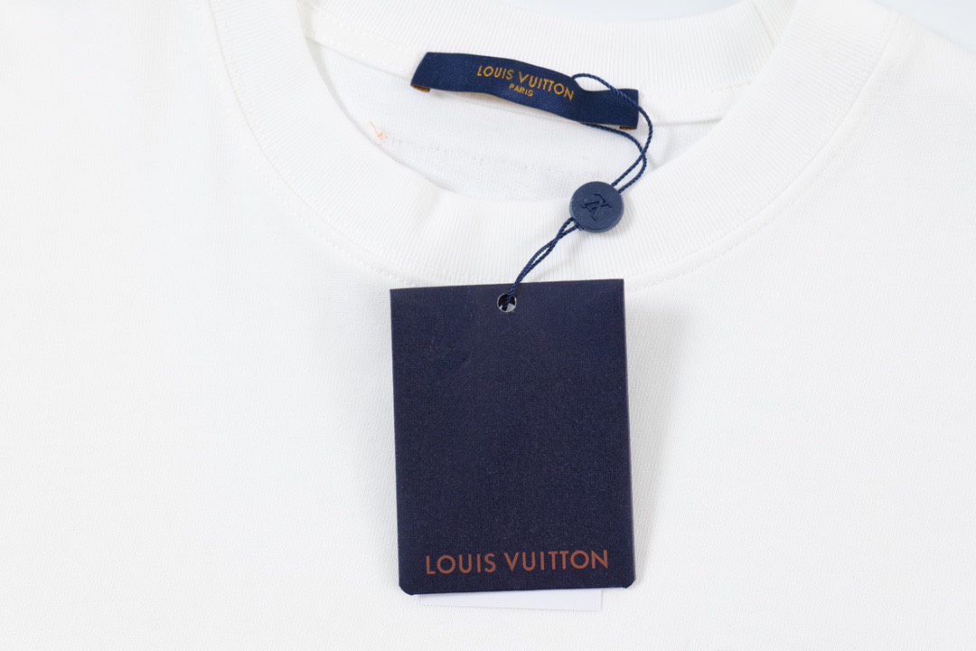 路易威登/Louis Vuitton 夏季新款 胸前浮雕压花字母圆领短袖T恤