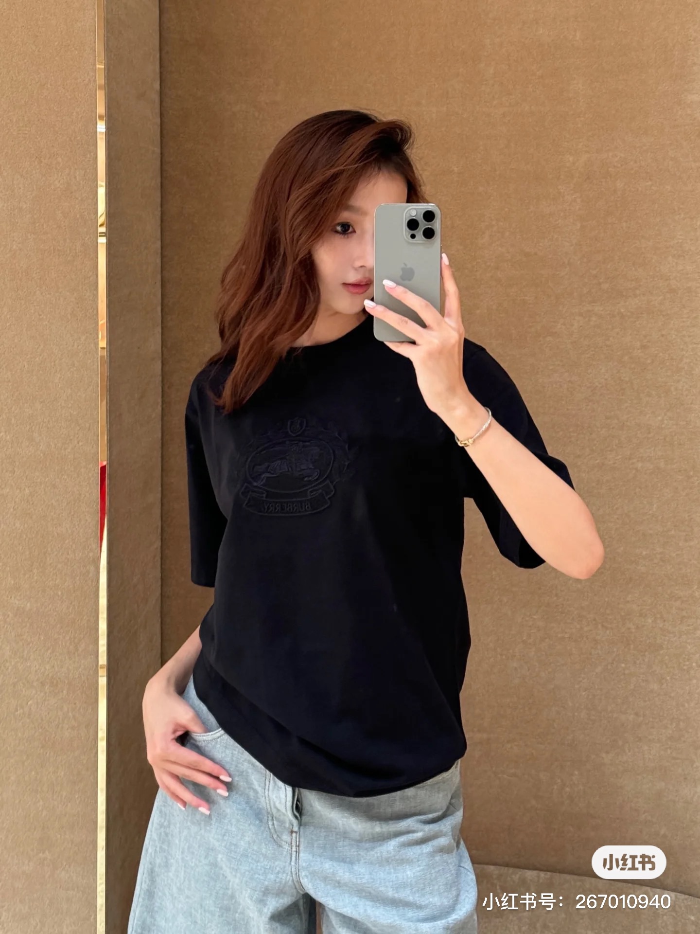 NO:312905,Model number D25022776 BURBERR*Y new style B-home war horse wheat ear pattern embroidery craftsmanship casual and versatile round neck short-sleeved T-shirt top!  Black, white, (M size bust 106, sleeve length 24, clothing length 70) hair, burberry, T-shirt,tees, t-shirt,alexander wang19860909款号D25022776 BURBERR*Y新款 B家战马麦穗图案刺绣工艺休闲百搭圆领短袖t恤上衣！黑色、白色、（M码胸围106,袖长24,衣长70）发,,burberry,T-shirt,tees，t-shirt,alexander wang,Women's clothing