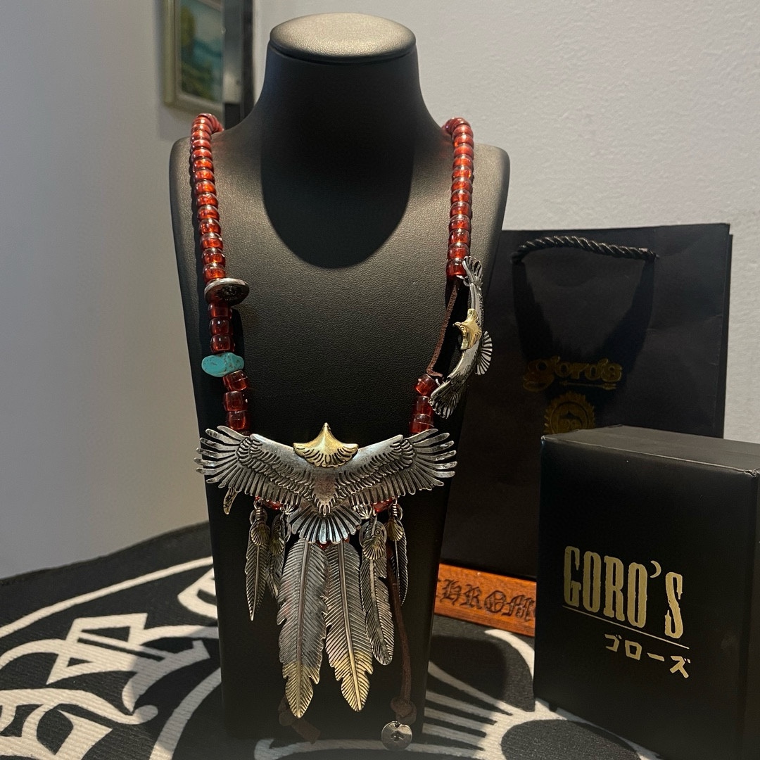 NO:105964,[New Products are on the Shelves] Goro’s Takahashi Goro Eagle Feather Pendant, Takahashi Classic Glass Bead Necklace, Top Version, Accepted Exclusive Shooting, Focus on the High-end Market, Kuaishou/ins/Xiaohongshu popular models, absolutely different from ordinary versions!  The details of the picture product are consistent with ZP!  Original production process, precision quality, purely handmade, authentic model opening, fashion essentials, both men and women can wear, same couple style, rock punk silver style, retro elements, trendy and versatile, same style on the official website, fine jewelry, necklace19860909批【新品上架】Goro’s高桥吾郎老鹰羽毛吊坠,高桥经典琉璃珠项链,顶级版本,认准独家拍摄,主攻高端市场 ,快手/ins/小红书热门款,绝对区别普通版本！图片产品细节与ZP一致！原版制作工艺 精工品质 纯手工打造 ～正品开模潮流时尚必备 男女均可佩戴 情侣款同款 摇滚朋克泰银风格 复古元素 潮流百搭 官网同款,饰品精品,necklace,Jewelry