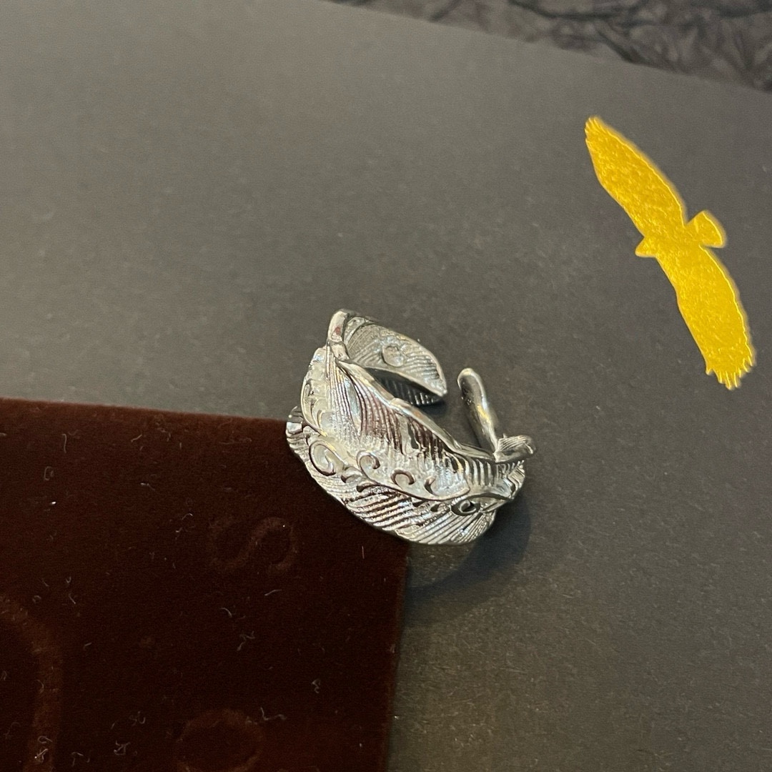 NO:114944,[New Products are on the Shelves] Goro Takahashi Goro retro stylized silver feather opening ring, top version, accurate exclusive shooting, focus on the high-end market, absolutely different from the ordinary version!  The details of the picture product are consistent with ZP!  Original production process, precision quality, purely handmade, authentic model opening, fashion essential, can be worn by both men and women, same couple style, rock punk silver style, retro elements, trendy and versatile, same style on the official website, fine jewelry, ring19860909批【新品上架】Goro’s高桥吾郎复古全素银羽毛开口戒指,顶级版本 认准独家拍摄 主攻高端市场 绝对区别普通版本！图片产品细节与ZP一致！原版制作工艺 精工品质 纯手工打造 ～正品开模潮流时尚必备 男女均可佩戴 情侣款同款 摇滚朋克泰银风格 复古元素 潮流百搭 官网同款,饰品精品,ring,Jewelry