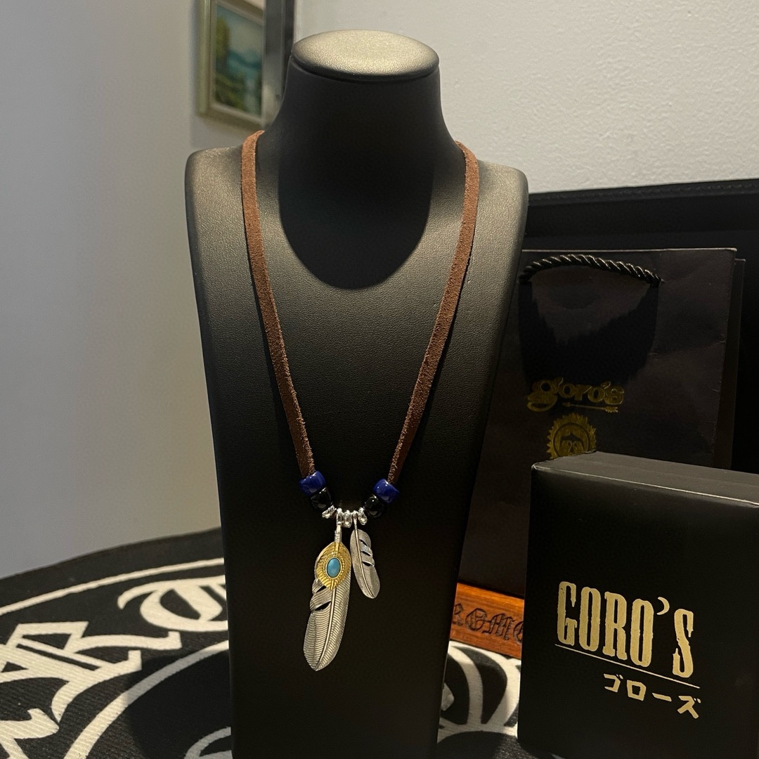 NO:105974,[New Products are on the Shelves] Goro’s Takahashi Goro’s pineapple feather rope necklace, top version, recognized exclusive shooting, focusing on the high-end market, Kuaishou/ins/Xiaohongshu popular models, absolutely different from ordinary versions!  The details of the picture product are consistent with ZP!  Original production process, precision quality, purely handmade, authentic model opening, fashion essentials, both men and women can wear, same couple style, rock punk silver style, retro elements, trendy and versatile, same style on the official website, fine jewelry, necklace19860909批【新品上架】Goro’s高桥吾郎松石羽毛皮绳项链,顶级版本,认准独家拍摄,主攻高端市场 ,快手/ins/小红书热门款,绝对区别普通版本！图片产品细节与ZP一致！原版制作工艺 精工品质 纯手工打造 ～正品开模潮流时尚必备 男女均可佩戴 情侣款同款 摇滚朋克泰银风格 复古元素 潮流百搭 官网同款,饰品精品,necklace,Jewelry