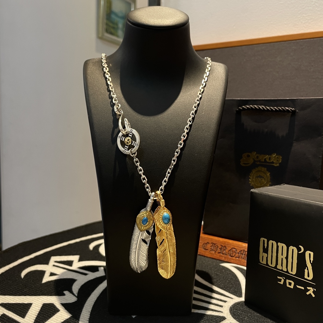 NO:114960,[New Products are on the Shelves] Goro’s Takahashi Goro Matsushi Feather Pendant, Takahashi Classic Necklace, Top Version, Accepted Exclusive Shooting, Focus on the High-end Market, Kuaishou/ins/Xiaohongshu popular models, absolutely different from ordinary versions!  The details of the picture product are consistent with ZP!  Original production process, precision quality, purely handmade, authentic model opening, fashion essentials, both men and women can wear, same couple style, rock punk silver style, retro elements, trendy and versatile, same style on the official website, fine jewelry, necklace19860909批【新品上架】Goro’s高桥吾郎松石羽毛吊坠,高桥经典项链,顶级版本,认准独家拍摄,主攻高端市场 ,快手/ins/小红书热门款,绝对区别普通版本！图片产品细节与ZP一致！原版制作工艺 精工品质 纯手工打造 ～正品开模潮流时尚必备 男女均可佩戴 情侣款同款 摇滚朋克泰银风格 复古元素 潮流百搭 官网同款,饰品精品,necklace,Jewelry