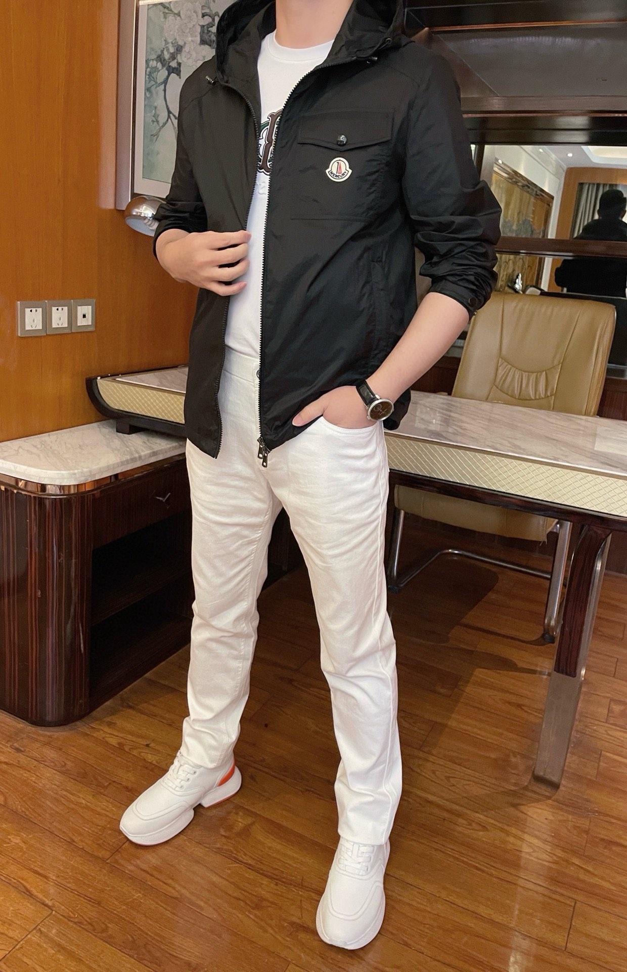 NO:124530,Mengkou-2025 counter latest hot jackets are shipped, European and American counters are released simultaneously!  Selected Italian imported polyester fabrics with the latest designs, the brand logo on the chest shows taste, sizes 48-56 (model 173/130 wears 48, with Hong Kong Lane Crawford gift box packaging), Moncler, jackets & coats, alexander wang19860909蒙口-2025专柜最新爆款外套出货 欧美专柜同步发售！精选意大利进口聚酯纤维面料搭配最新的设计,胸口的品牌logo彰显品味,尺码48-56（模特173/130穿48,配香港连卡佛礼盒包装）,,Moncler,jackets & coats,alexander wang,Men's clothing