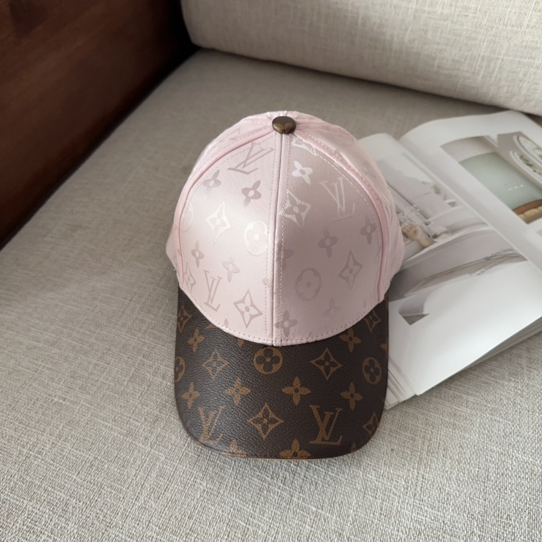 LV路易威登棒球帽  轻盈透气。完美版型，对格精准无误，男女适用