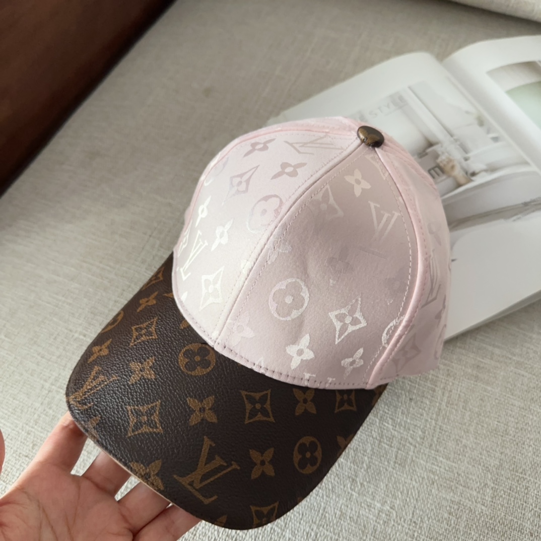 LV路易威登棒球帽  轻盈透气。完美版型，对格精准无误，男女适用