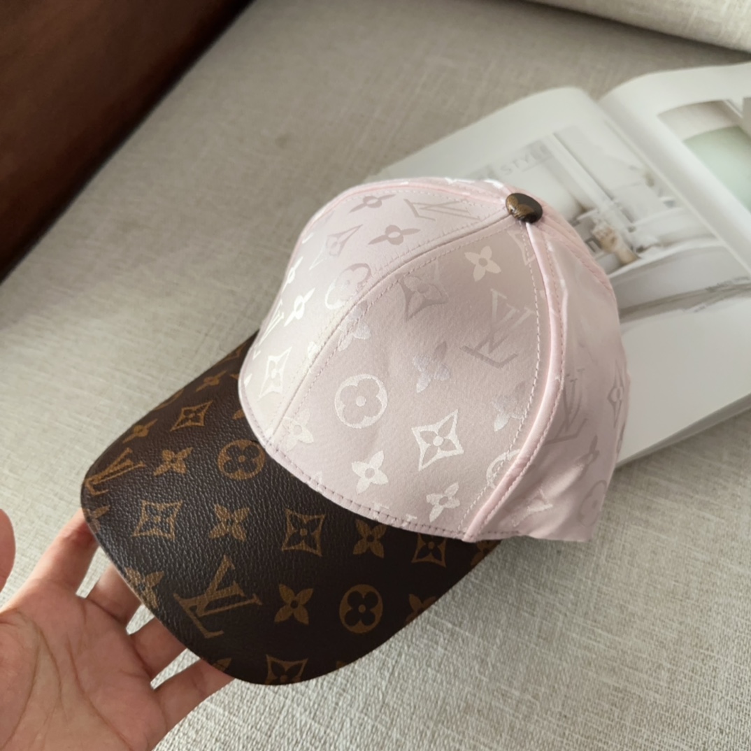 LV路易威登棒球帽  轻盈透气。完美版型，对格精准无误，男女适用