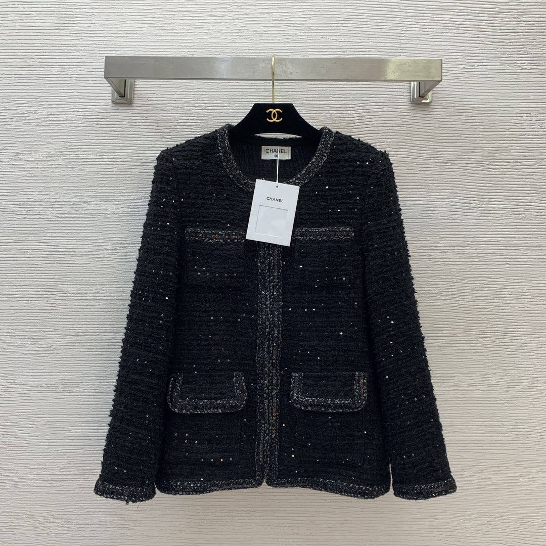 NO:321249,Model number G25030387 CHANE*L new style, high-end European custom hem metal chain decoration, twisted edge sequin blended braided tweed small fragrant round neck long-sleeved jacket!  Black, (M size shoulder width 38, bust 96, sleeve length 58, clothing length 62) hair 31, chanel, jackets & coats, alexander wang19860909款号G25030387 CHANE*L新款 高端欧货定制下摆金属链条装饰 麻花包边亮片混纺编织粗花呢小香风圆领长袖外套！黑色,（M码肩宽38,胸围96,袖长58,衣长62）发31,,chanel,jackets & coats,alexander wang,Women's clothing