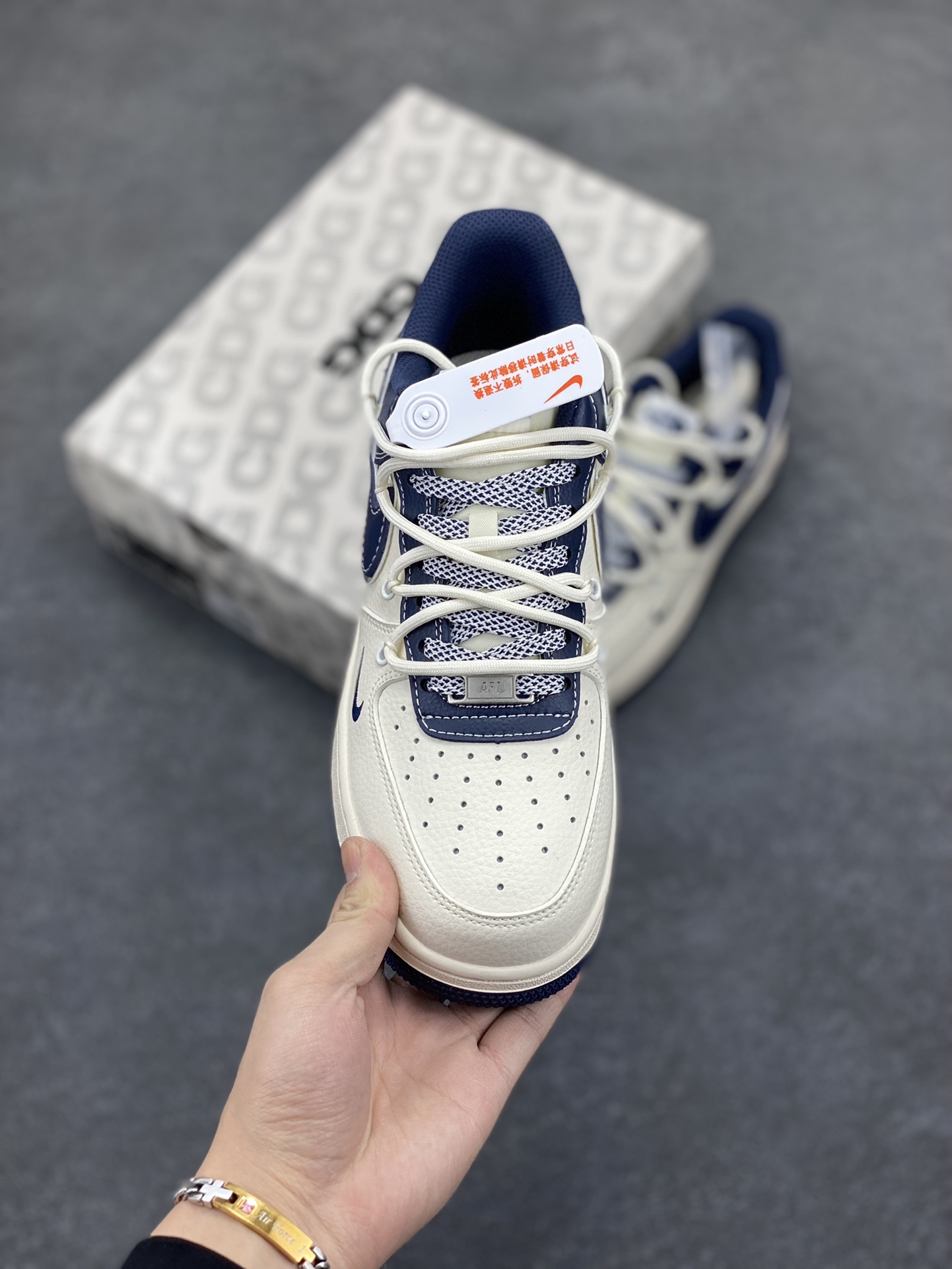图片[2]-NIke Air Force 1 \’07 Low “北面联名——米蓝拼接抽绳”空军一号 低帮 运动鞋 休闲鞋 折边针车 工艺难度大 原楦头原纸板 原装鞋盒 定制五金配件 内置全掌气垫 原厂鞋底 货号：SJ1198-107 尺码：36 36.5 37.5 38 38.5 39 40 40.5 41 42 42.5 43 44 44.5 45-选品中心