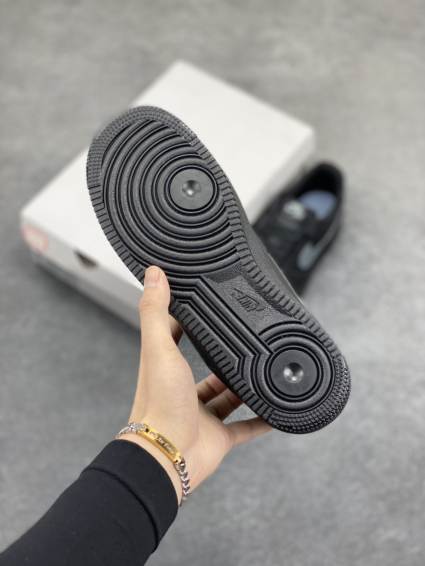 图片[5]-NK Air Force 1 空军一号 黑灰 原楦头原纸板 打造纯正空军版型#专注外贸渠道 全掌内置蜂窝气垫 #原盒配件 原厂中底钢印、拉帮完美 货号：FJ4146-003 尺码：35.5 36 36.5 37.5 38 38.5 39 40 40.5 41 42 42.5 43 44 44.5 45-选品中心