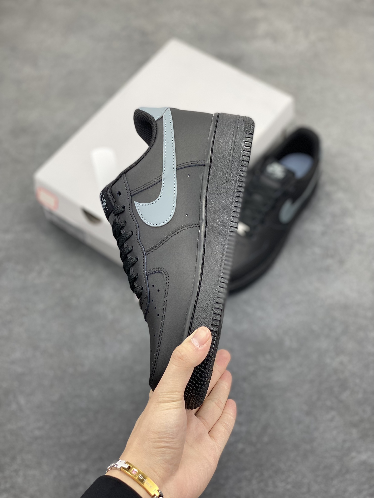 图片[3]-NK Air Force 1 空军一号 黑灰 原楦头原纸板 打造纯正空军版型#专注外贸渠道 全掌内置蜂窝气垫 #原盒配件 原厂中底钢印、拉帮完美 货号：FJ4146-003 尺码：35.5 36 36.5 37.5 38 38.5 39 40 40.5 41 42 42.5 43 44 44.5 45-选品中心