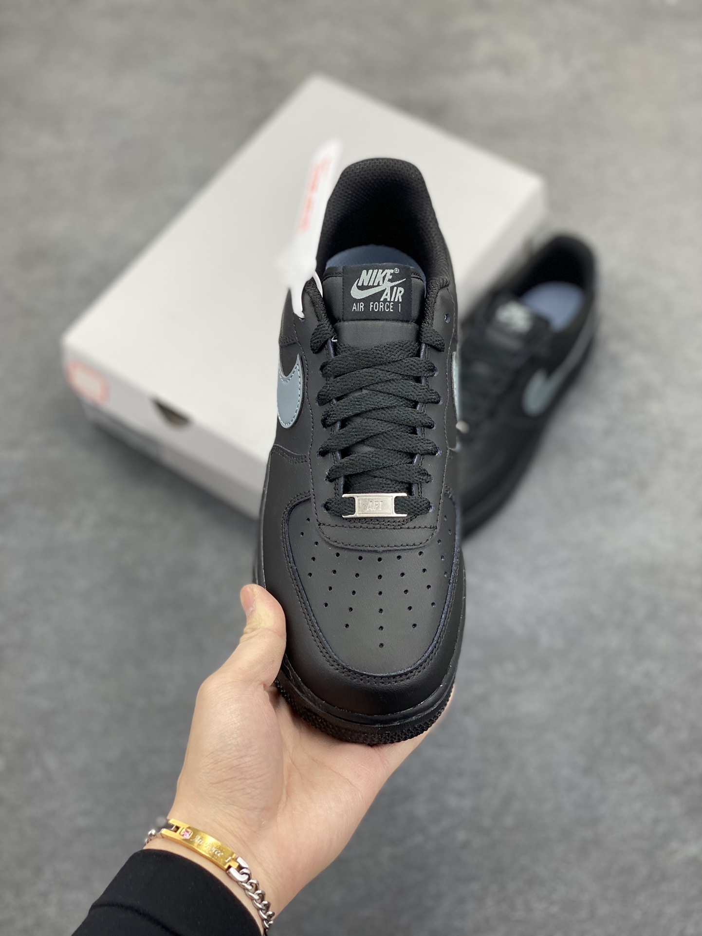 图片[2]-NK Air Force 1 空军一号 黑灰 原楦头原纸板 打造纯正空军版型#专注外贸渠道 全掌内置蜂窝气垫 #原盒配件 原厂中底钢印、拉帮完美 货号：FJ4146-003 尺码：35.5 36 36.5 37.5 38 38.5 39 40 40.5 41 42 42.5 43 44 44.5 45-选品中心