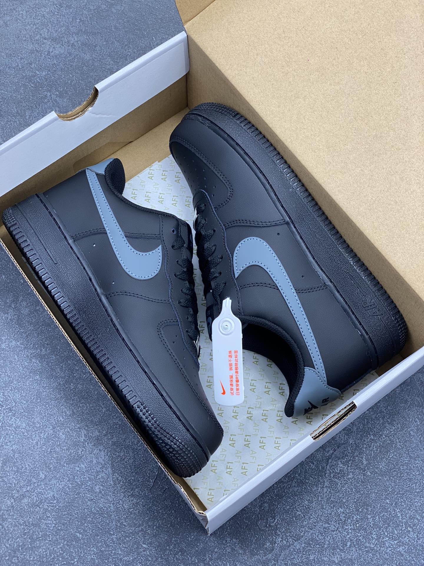 图片[9]-NK Air Force 1 空军一号 黑灰 原楦头原纸板 打造纯正空军版型#专注外贸渠道 全掌内置蜂窝气垫 #原盒配件 原厂中底钢印、拉帮完美 货号：FJ4146-003 尺码：35.5 36 36.5 37.5 38 38.5 39 40 40.5 41 42 42.5 43 44 44.5 45-选品中心