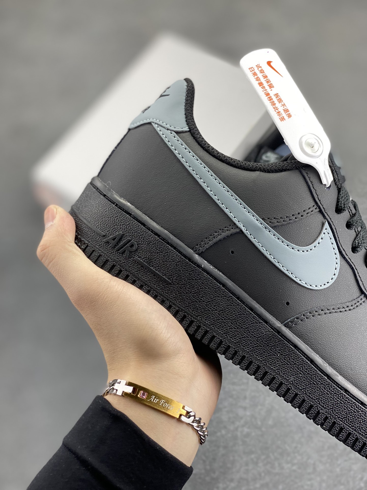 图片[6]-NK Air Force 1 空军一号 黑灰 原楦头原纸板 打造纯正空军版型#专注外贸渠道 全掌内置蜂窝气垫 #原盒配件 原厂中底钢印、拉帮完美 货号：FJ4146-003 尺码：35.5 36 36.5 37.5 38 38.5 39 40 40.5 41 42 42.5 43 44 44.5 45-选品中心