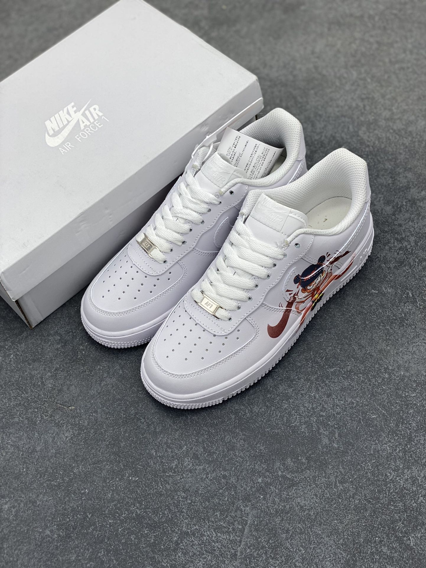 图片[8]-Nike Air Force 1 Low 空军一号低帮百搭休闲运动板鞋。柔软、弹性十足的缓震性能和出色的中底设计，横跨复古与现代的外型结合，造就出风靡全球三十多年的Force 1，直到今天还深受青睐。 货号：CW2288-111 尺码：36 36.5 37.5 38 38.5 39 40 40.5 41 42 42.5 43 44 44.5 45-选品中心