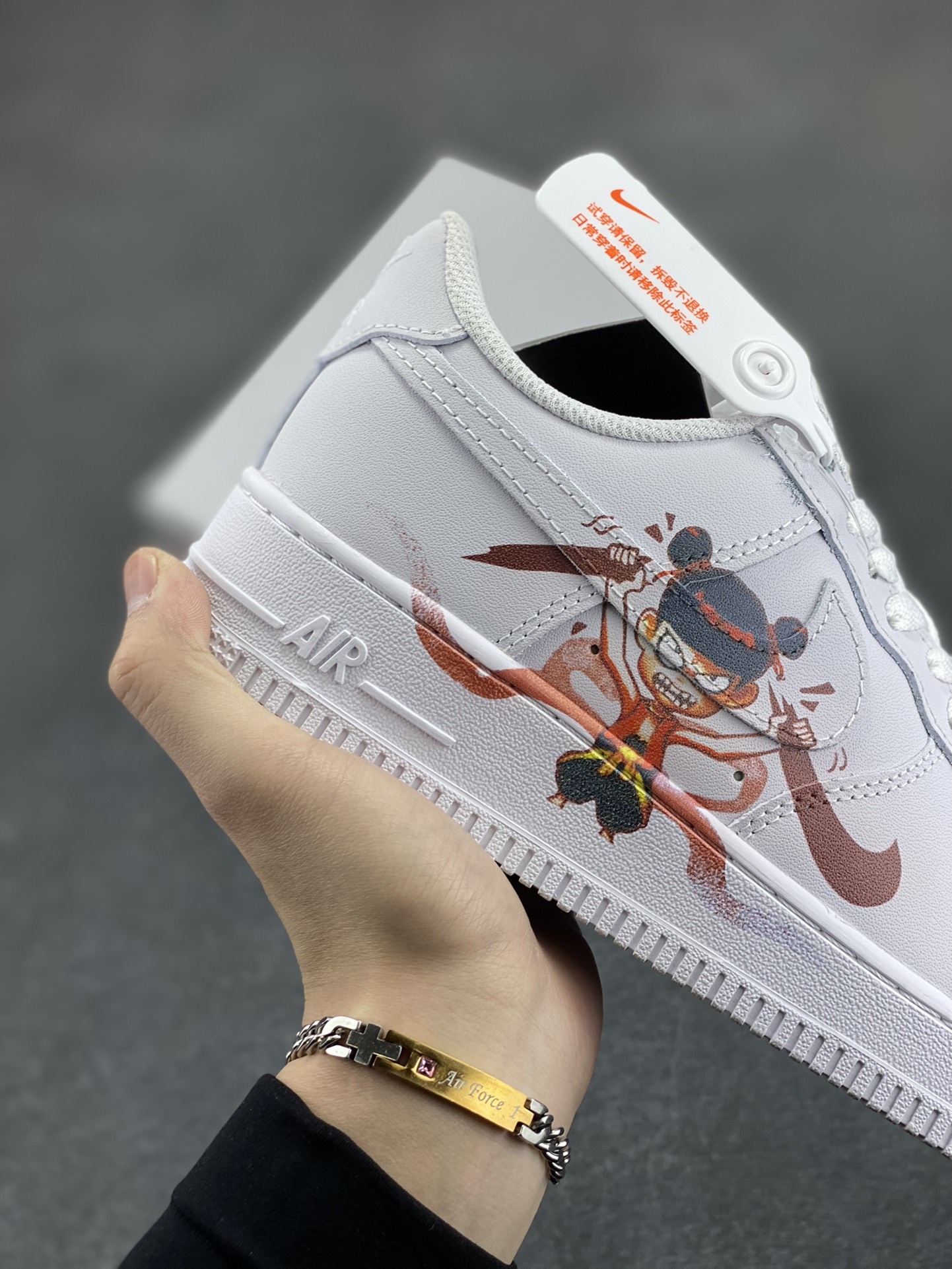 图片[6]-Nike Air Force 1 Low 空军一号低帮百搭休闲运动板鞋。柔软、弹性十足的缓震性能和出色的中底设计，横跨复古与现代的外型结合，造就出风靡全球三十多年的Force 1，直到今天还深受青睐。 货号：CW2288-111 尺码：36 36.5 37.5 38 38.5 39 40 40.5 41 42 42.5 43 44 44.5 45-选品中心
