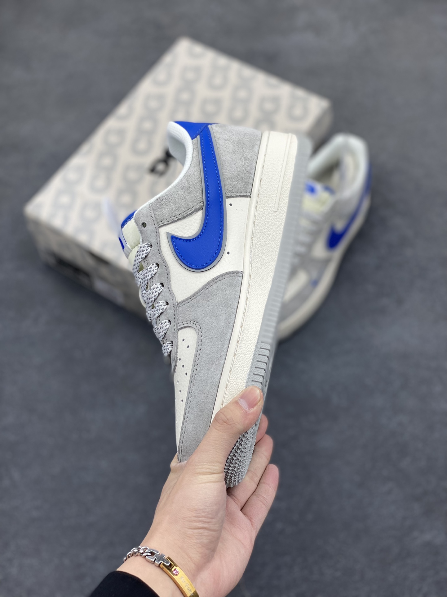 图片[3]-NIke Air Force 1 \’07 Low “北面联名——灰蓝勾”空军一号 低帮 运动鞋 休闲鞋 折边针车 工艺难度大 原楦头原纸板 原装鞋盒 定制五金配件 内置全掌气垫 原厂鞋底 货号：XZ6188-745 尺码：36 36.5 37.5 38 38.5 39 40 40.5 41 42 42.5 43 44 44.5 45-选品中心