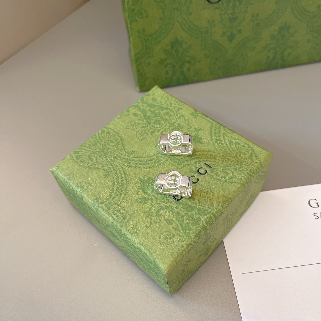 NO:105860,Counter hot products, direct sales from manufacturers, counter-to-version Guuc* silver earrings, fine jewelry19860909专柜爆款 厂家直销 专柜对版 Guuc*耳钉银色,饰品精品,Jewelry