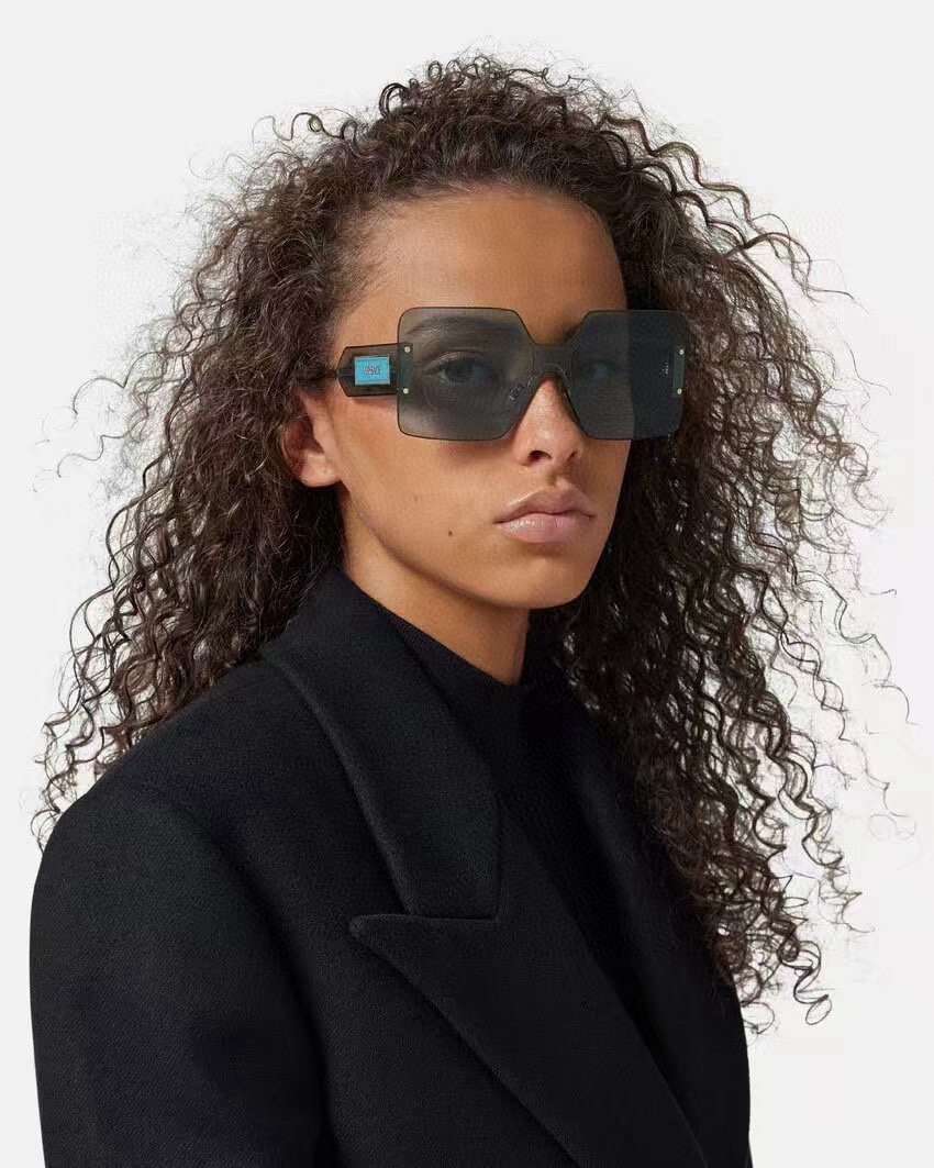  ‼️ 官网图 VERSACE
MODELVE 2277
到货