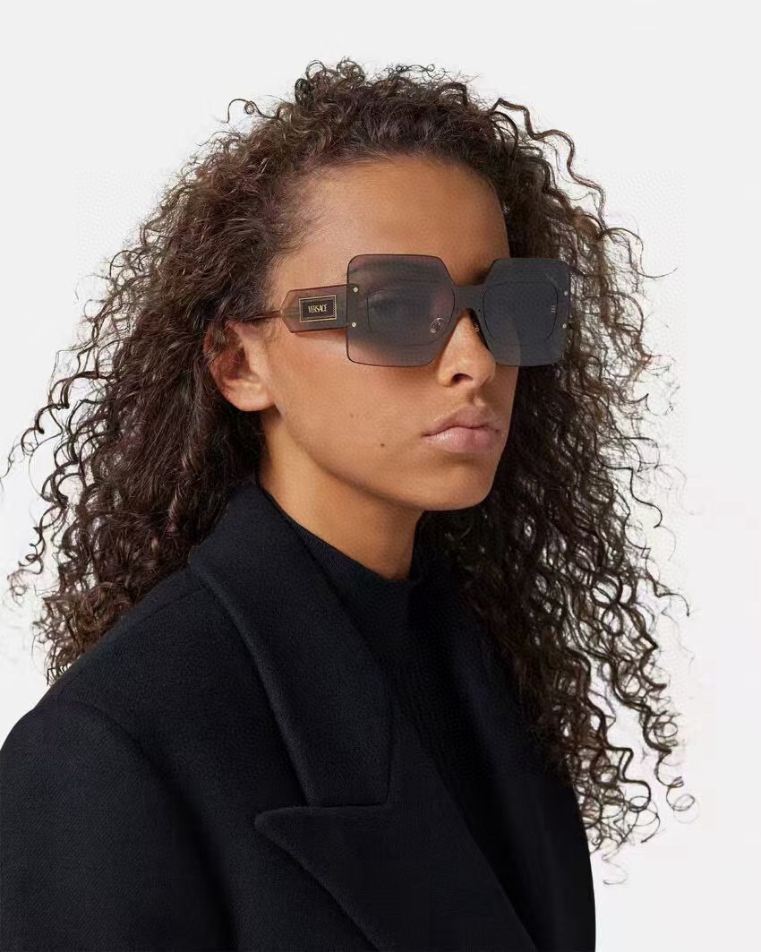  ‼️ 官网图 VERSACE
MODELVE 2277
到货