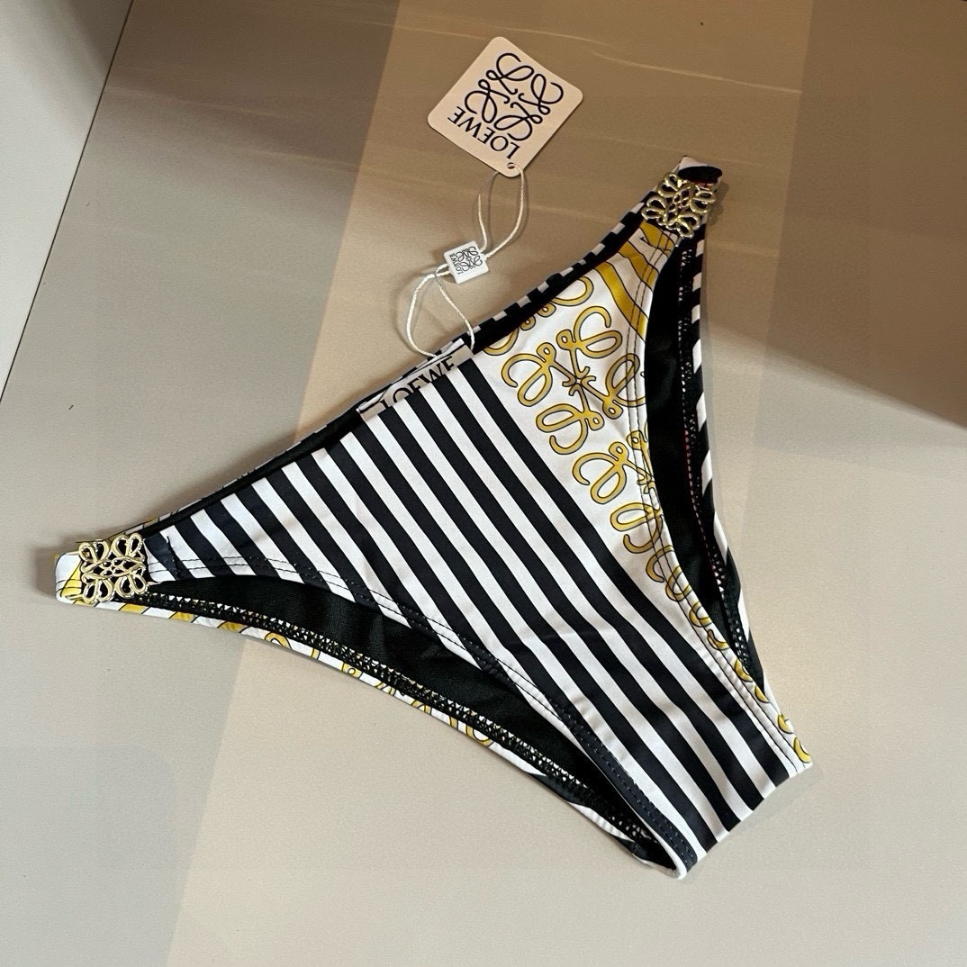 。
LOEWE罗意威比基尼中古套装 小香logo印花吊带背心+三角打底裤分体泳衣，黑色，S M L XL