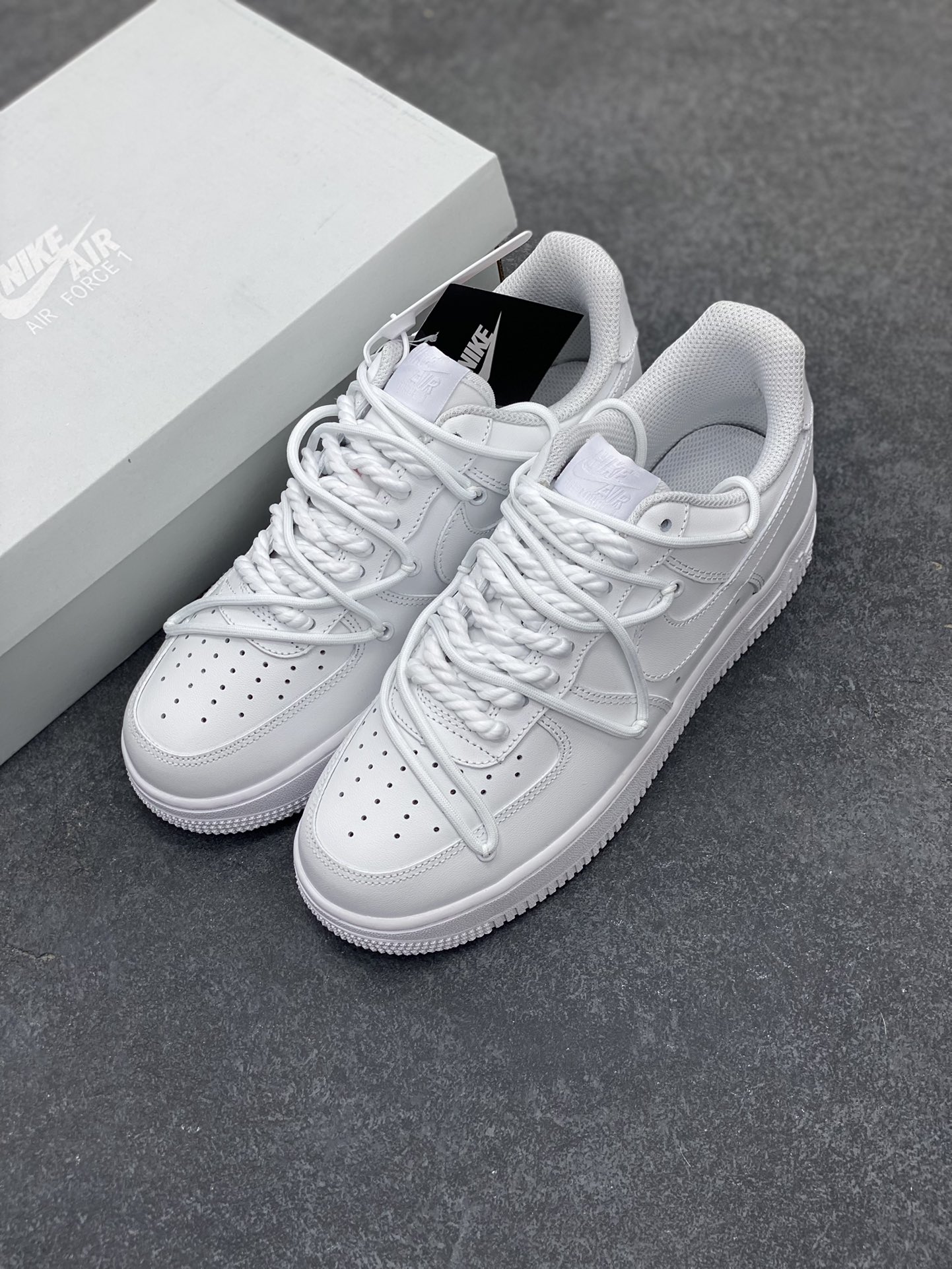 图片[8]-福利特价 Nike Air Force 1 Low 全白麻绳绑带 空军一号低帮运动休闲板鞋 原楦头原纸板 打造纯正空军版型#专注外贸渠道 全掌内置蜂窝气垫 #原盒配件 原厂中底钢印、拉帮完美 货号：CW2288-111 尺码：36 36.5 37.5 38 38.5 39 40 40.5 41 42 42.5 43 44 44.5 45-选品中心