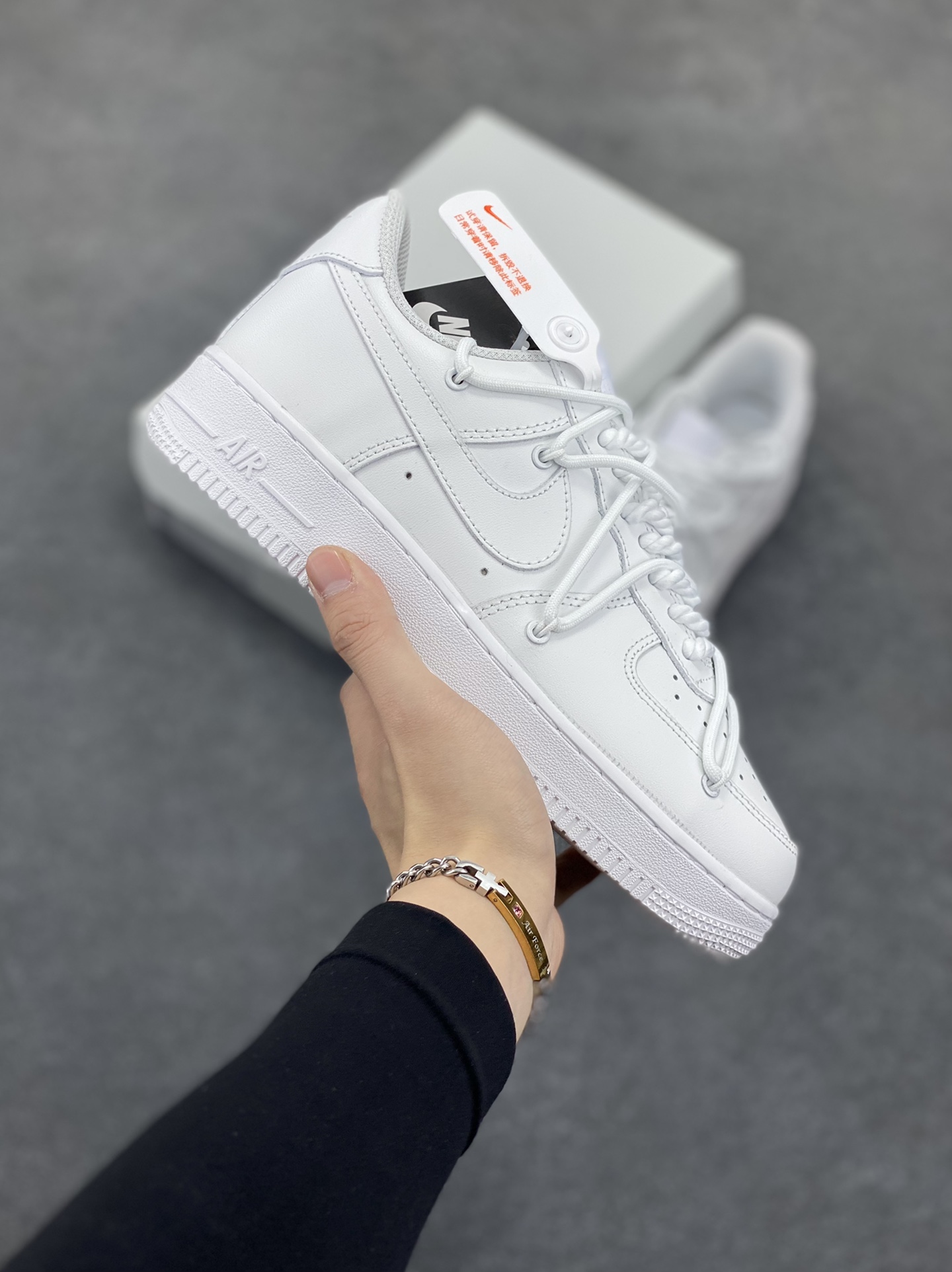 福利特价 Nike Air Force 1 Low 全白麻绳绑带 空军一号低帮运动休闲板鞋 原楦头原纸板 打造纯正空军版型#专注外贸渠道 全掌内置蜂窝气垫 #原盒配件 原厂中底钢印、拉帮完美 货号:CW2288-111 尺码:36 36.5 37.5 38 38.5 39 40 40.5 41 42 42.5 43 44 44.5 45-选品中心