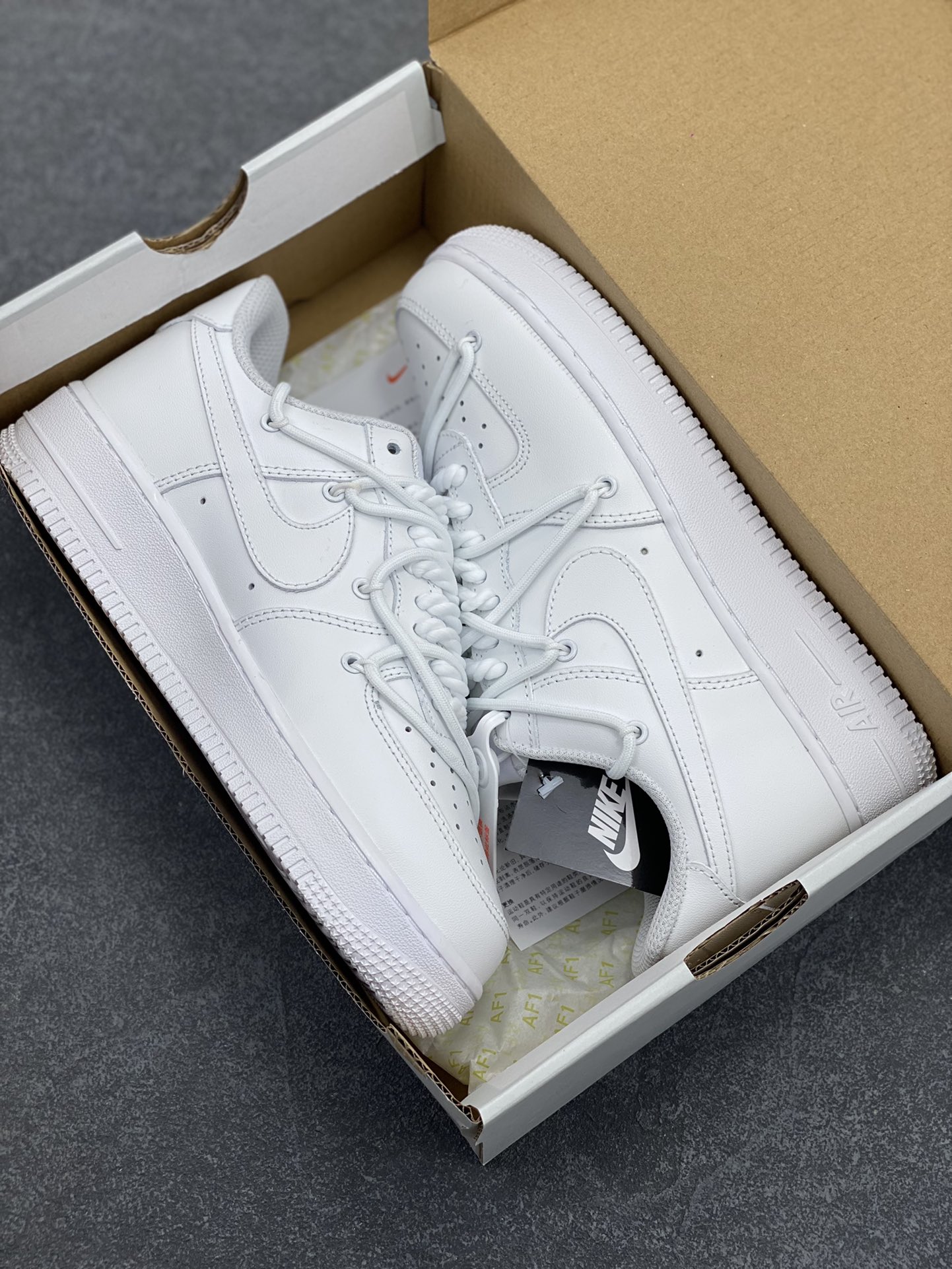 图片[9]-福利特价 Nike Air Force 1 Low 全白麻绳绑带 空军一号低帮运动休闲板鞋 原楦头原纸板 打造纯正空军版型#专注外贸渠道 全掌内置蜂窝气垫 #原盒配件 原厂中底钢印、拉帮完美 货号：CW2288-111 尺码：36 36.5 37.5 38 38.5 39 40 40.5 41 42 42.5 43 44 44.5 45-选品中心