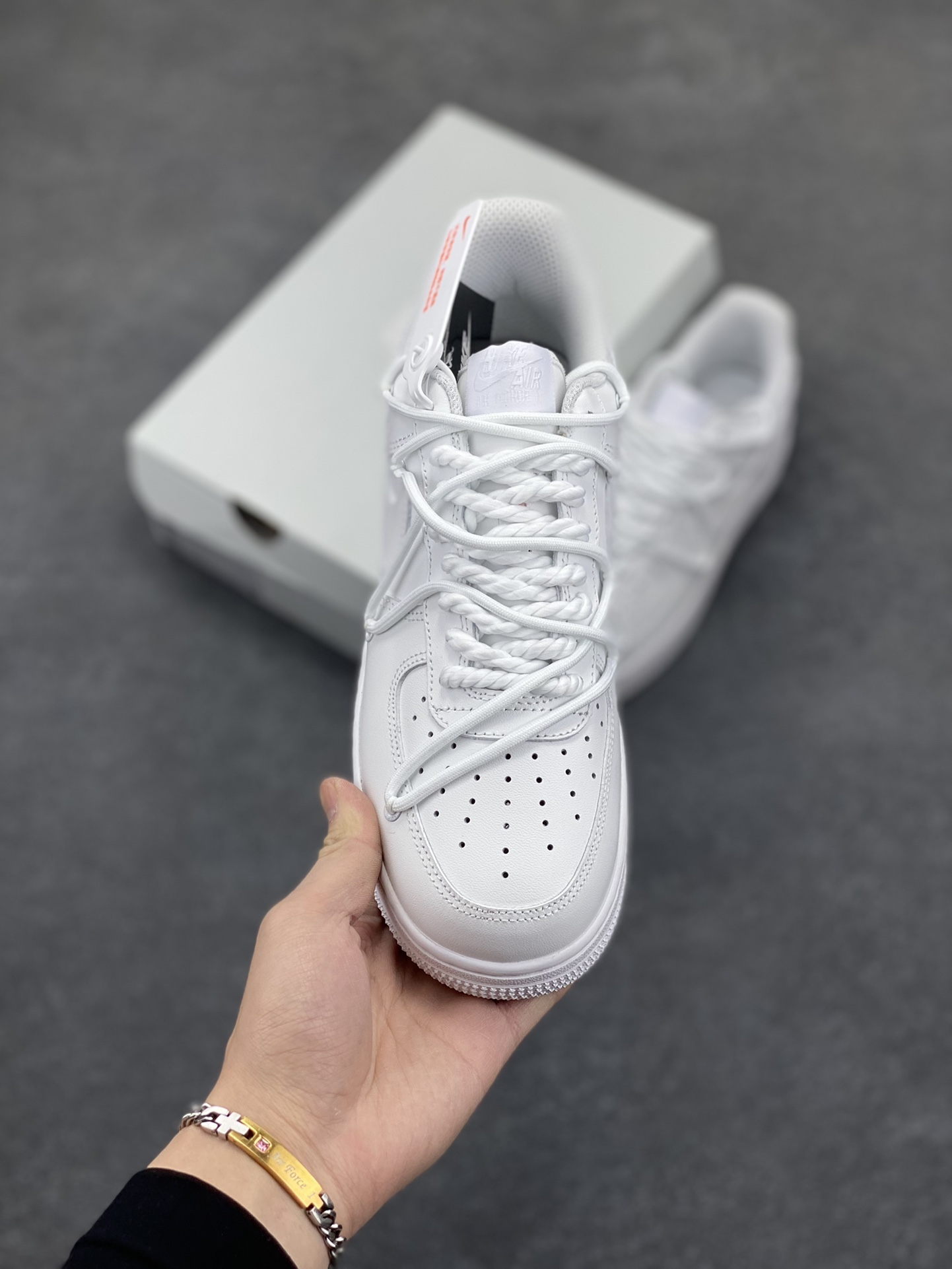 图片[2]-福利特价 Nike Air Force 1 Low 全白麻绳绑带 空军一号低帮运动休闲板鞋 原楦头原纸板 打造纯正空军版型#专注外贸渠道 全掌内置蜂窝气垫 #原盒配件 原厂中底钢印、拉帮完美 货号：CW2288-111 尺码：36 36.5 37.5 38 38.5 39 40 40.5 41 42 42.5 43 44 44.5 45-选品中心