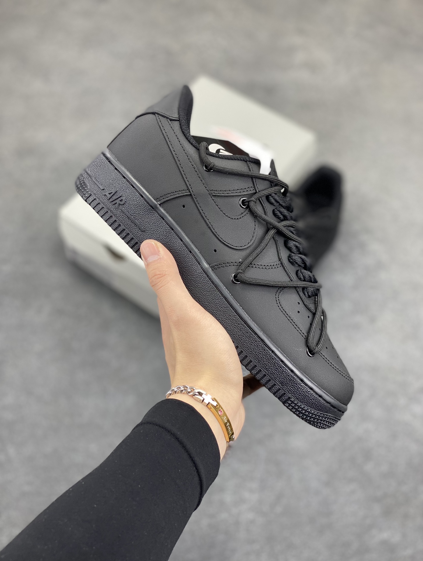 福利特价 Nike Air Force 1 Low 全黑麻绳绑带 空军一号低帮运动休闲板鞋 原楦头原纸板 打造纯正空军版型#专注外贸渠道 全掌内置蜂窝气垫 #原盒配件 原厂中底钢印、拉帮完美 货号:CW2288-001 尺码:36 36.5 37.5 38 38.5 39 40 40.5 41 42 42.5 43 44 44.5 45-选品中心