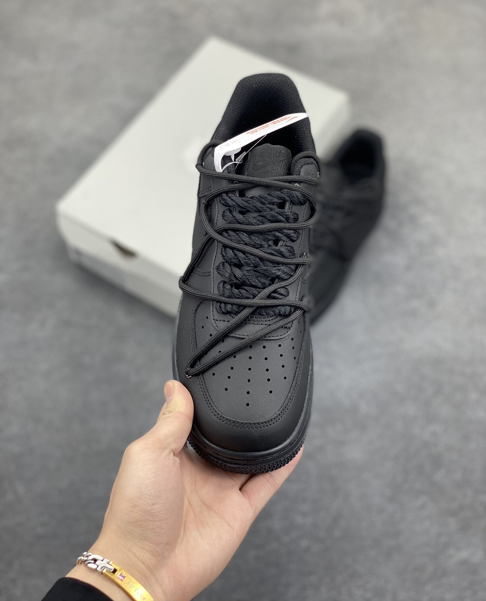 图片[2]-福利特价 Nike Air Force 1 Low 全黑麻绳绑带 空军一号低帮运动休闲板鞋 原楦头原纸板 打造纯正空军版型#专注外贸渠道 全掌内置蜂窝气垫 #原盒配件 原厂中底钢印、拉帮完美 货号：CW2288-001 尺码：36 36.5 37.5 38 38.5 39 40 40.5 41 42 42.5 43 44 44.5 45-选品中心