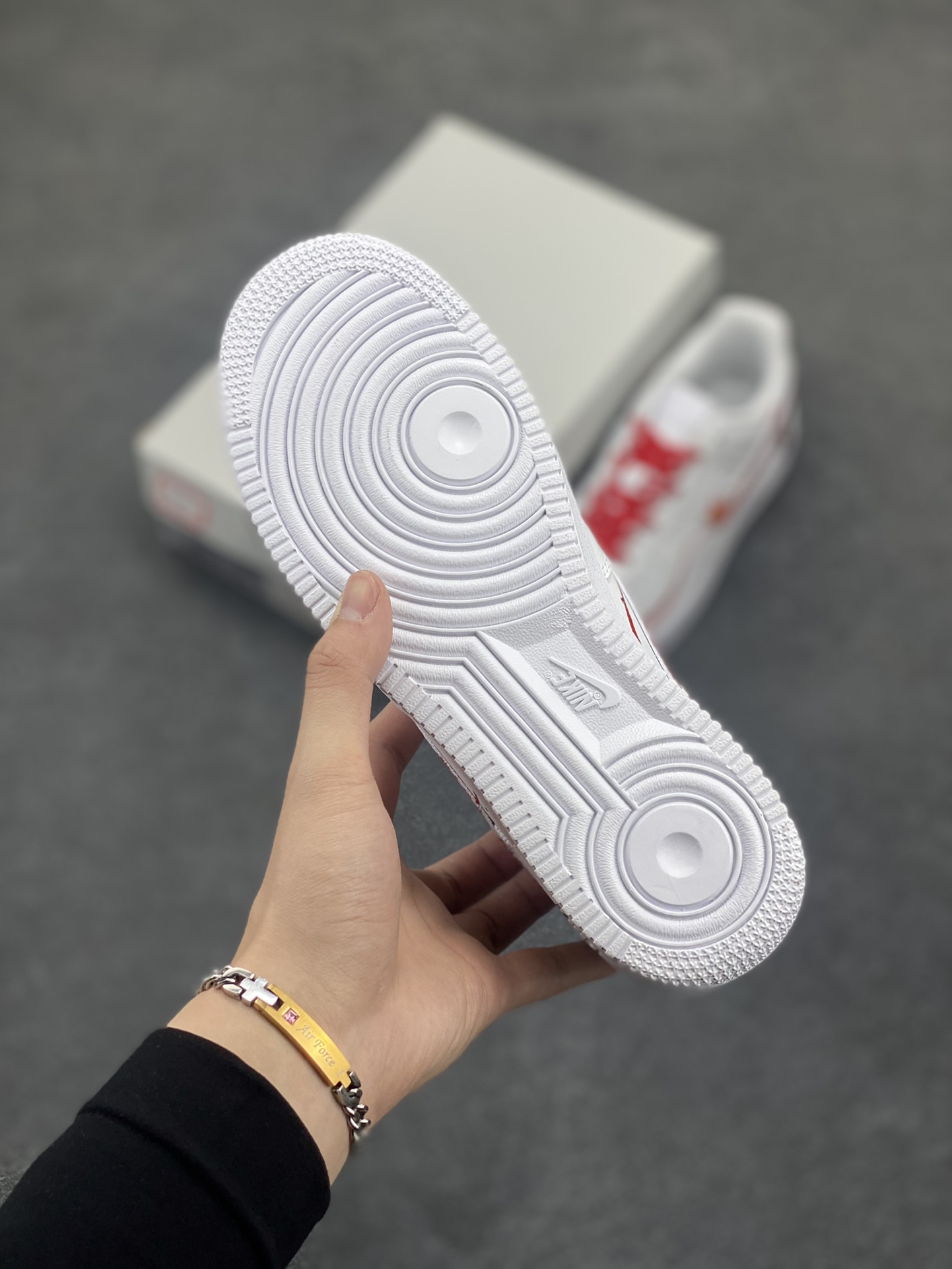 图片[5]-Air Force 1 Low 哪吒手绘涂鸦 原楦头原纸板 打造纯正空军版型 #专注外贸渠道 全掌内置蜂窝气垫 #原盒配件 原厂中底钢印、拉帮完美 货号：DD8959-100 尺码：36 36.5 37.5 38 38.5 39 40 40.5 41 42 42.5 43 44 44.5 45-选品中心