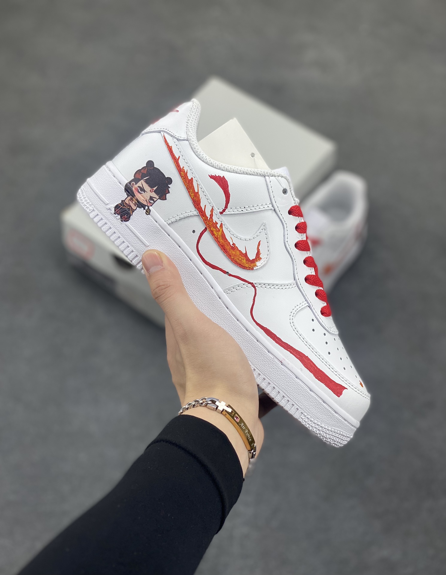 Air Force 1 Low 哪吒手绘涂鸦 原楦头原纸板 打造纯正空军版型 #专注外贸渠道 全掌内置蜂窝气垫 #原盒配件 原厂中底钢印、拉帮完美 货号:DD8959-100 尺码:36 36.5 37.5 38 38.5 39 40 40.5 41 42 42.5 43 44 44.5 45-选品中心