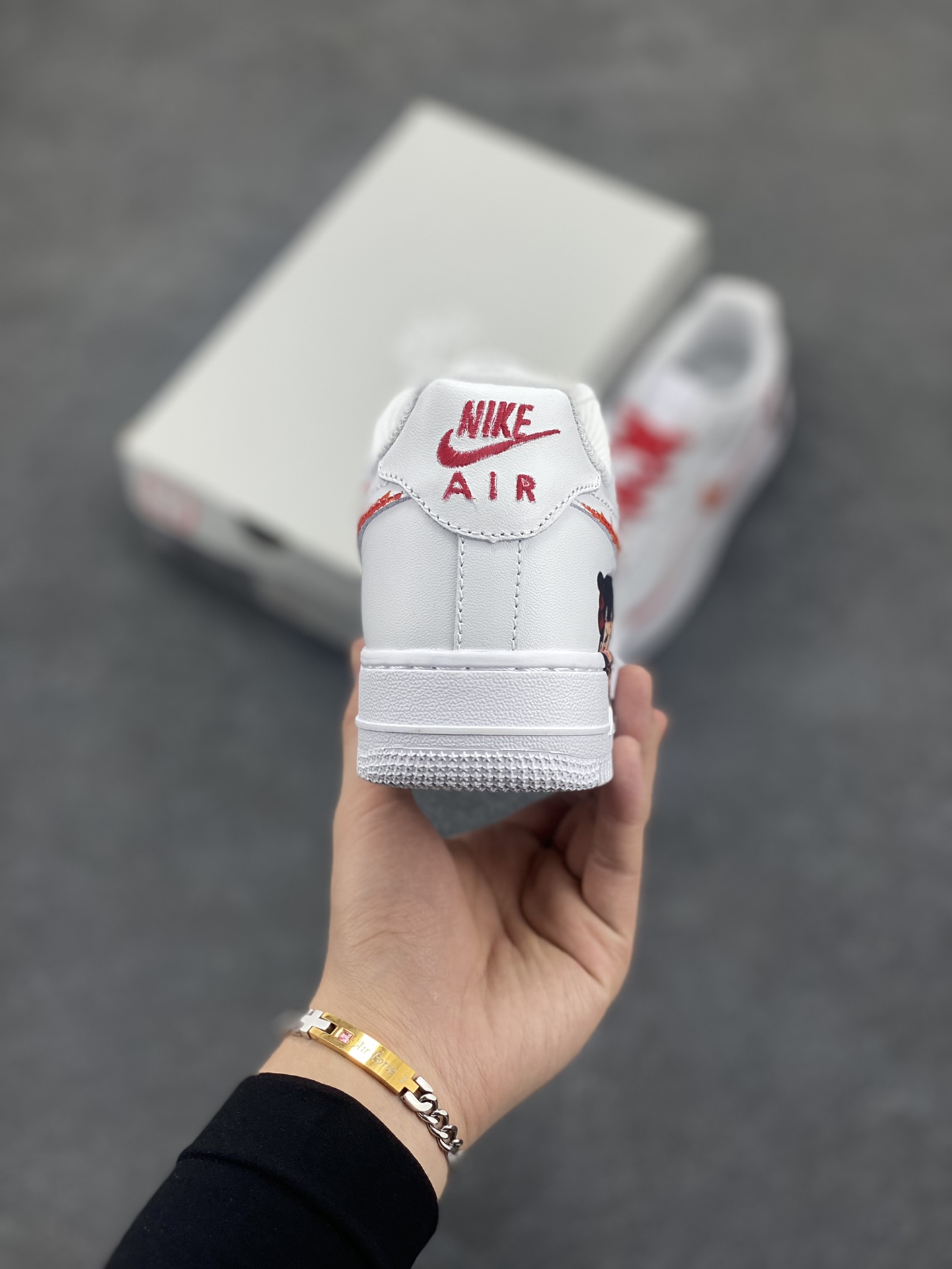 图片[4]-Air Force 1 Low 哪吒手绘涂鸦 原楦头原纸板 打造纯正空军版型 #专注外贸渠道 全掌内置蜂窝气垫 #原盒配件 原厂中底钢印、拉帮完美 货号：DD8959-100 尺码：36 36.5 37.5 38 38.5 39 40 40.5 41 42 42.5 43 44 44.5 45-选品中心