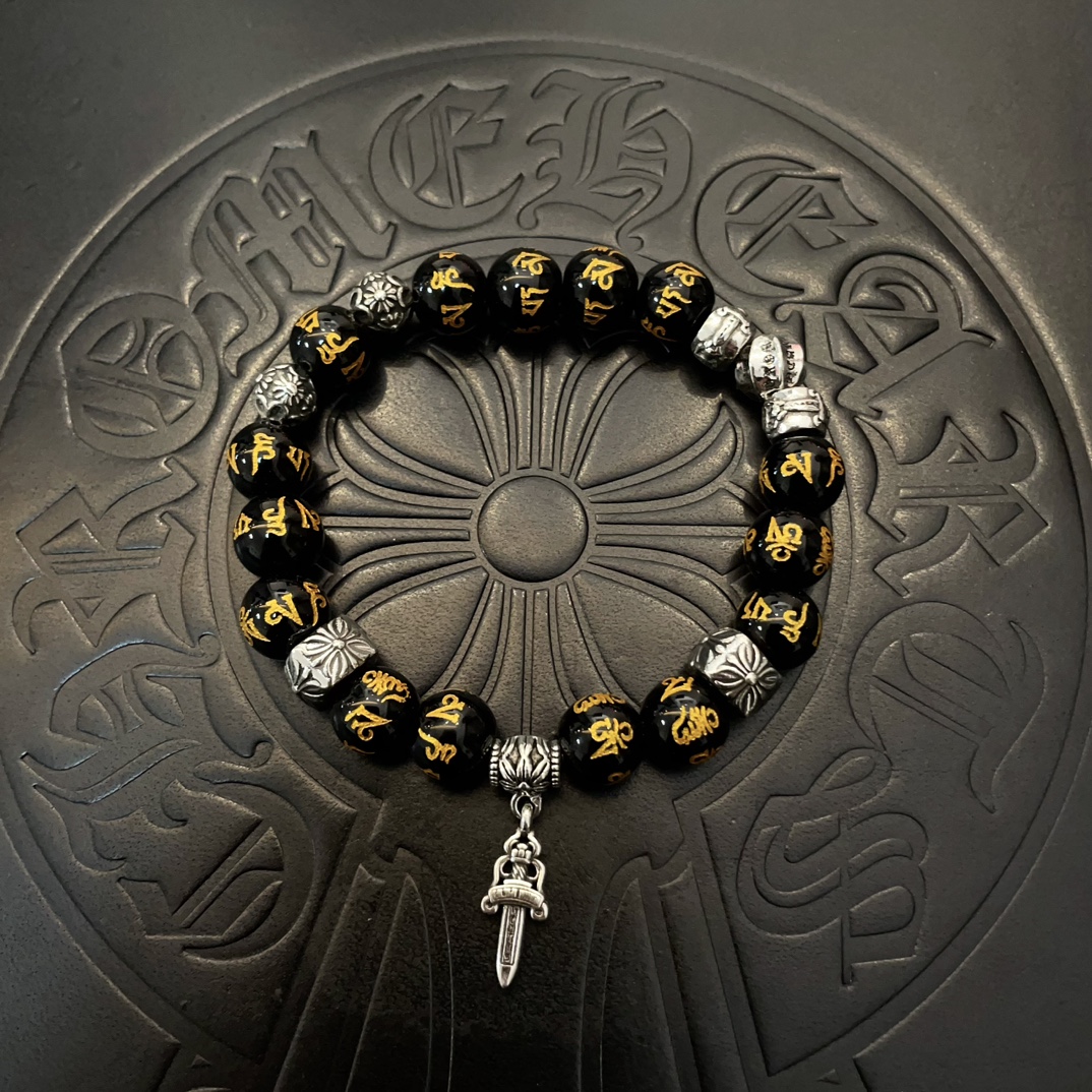 NO:114964,New [Counter Quality] Chrome Hearts Croxin classic retro multi-element obsidian bracelet bracelet, different pattern design styles with different concave and convex shapes, presenting uniqueness. Cross Scout flowers are Croxin's ambitions, so they last longer. Genuine version of Chrome Hearts Croxin, differentiating the market ordinary light version, matching the quality, looking at the details of the letter printing, retro old gray oxygen level. Seiko version!  !  !  Pure handmade ~ Authentic model opening must-have fashion and fashion, both men and women can wear it, same style for couples, original official website, rock punk style silver style, retro elements, trendy and versatile!  , jewelry boutique, chrome hearts, chrome hearts, bracelet19860909新款【专柜品质】Chrome Hearts克罗心经典复古多元素黑曜石手链手串,凹凸造型不同的花纹设计风格 呈现出与众不同 十字架 童军花是克罗心的志 所以更经久不衰 正品打版Chrome Hearts克罗心 区别市场普通轻版 对版对标品质 看字印细节 复古做旧灰氧程度.精工版本！！！ 纯手工打造 ～正品开模潮流时尚必备 男女均可佩戴 情侣同款 官网原版 摇滚朋克泰银风格 复古元素 潮流百搭！,饰品精品,chrome hearts,chrome hearts,bracelet,Jewelry