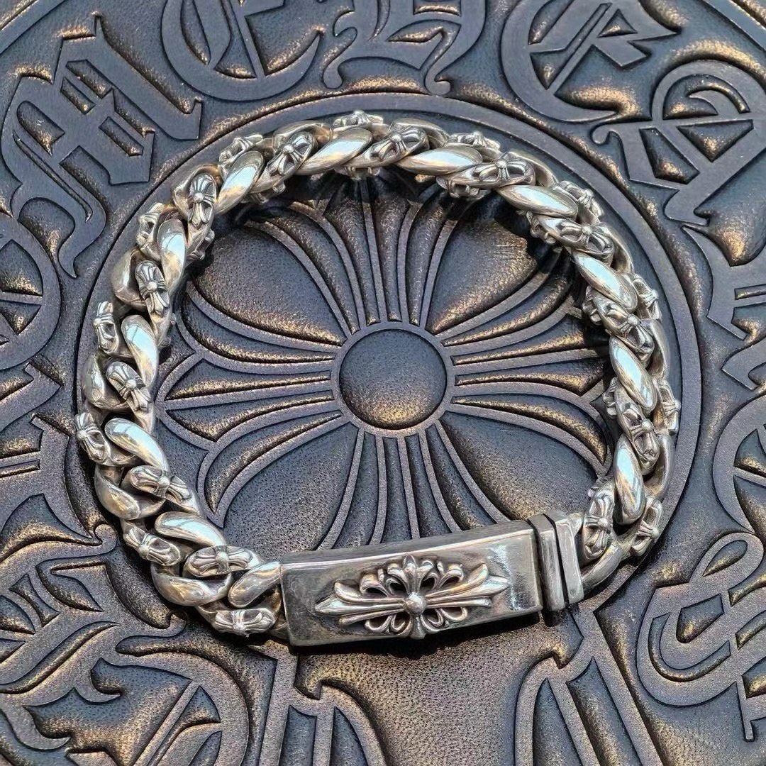 NO:105971,【Chrome Hearts】Classic cross-latch bracelet top-level seiko version!  The workmanship of the fashionable and exquisite versatile model is almost the same as that of the zp, and it is also a very classic style with the Ch chain. It is consistent with the authentic product, and it is definitely not an ordinary version on the market!  , jewelry boutique, chrome hearts, chrome hearts, bracelet19860909【Chrome Hearts克罗心】经典十字花插销式手链 顶级精工版本！时尚精美百搭款做工跟zp几乎没差,搭配Ch链也是很经典的款式 跟正品保持一致工艺,绝非市面普通版本！,饰品精品,chrome hearts,chrome hearts,bracelet,Jewelry