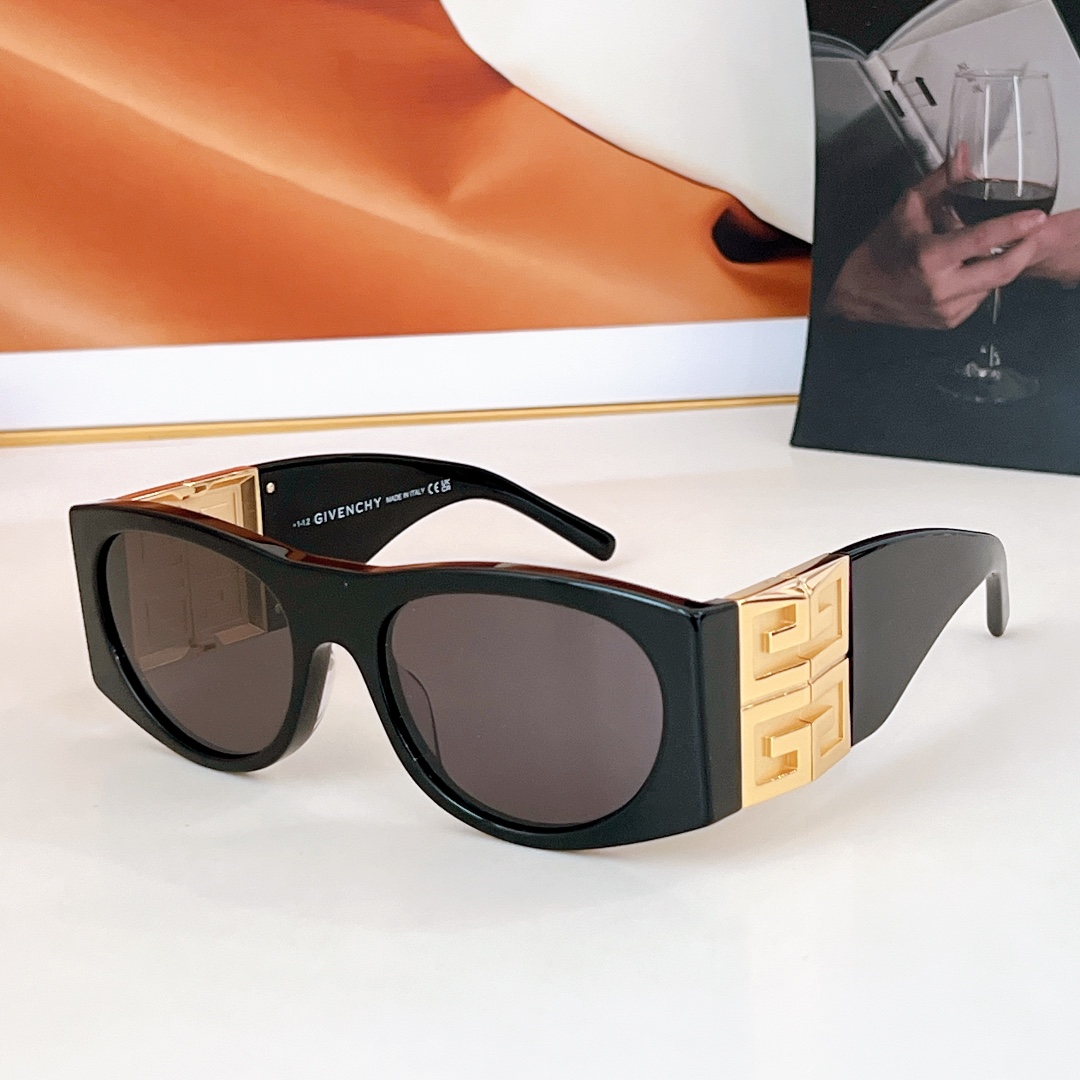  Givench*.4G系列
· 一体式鼻托 gv40028I
徽标五金镜腿 logo金属铰链
重工打造