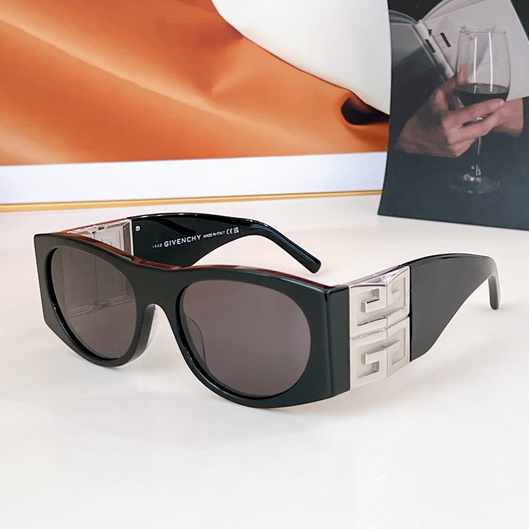  Givench*.4G系列
· 一体式鼻托 gv40028I
徽标五金镜腿 logo金属铰链
重工打造