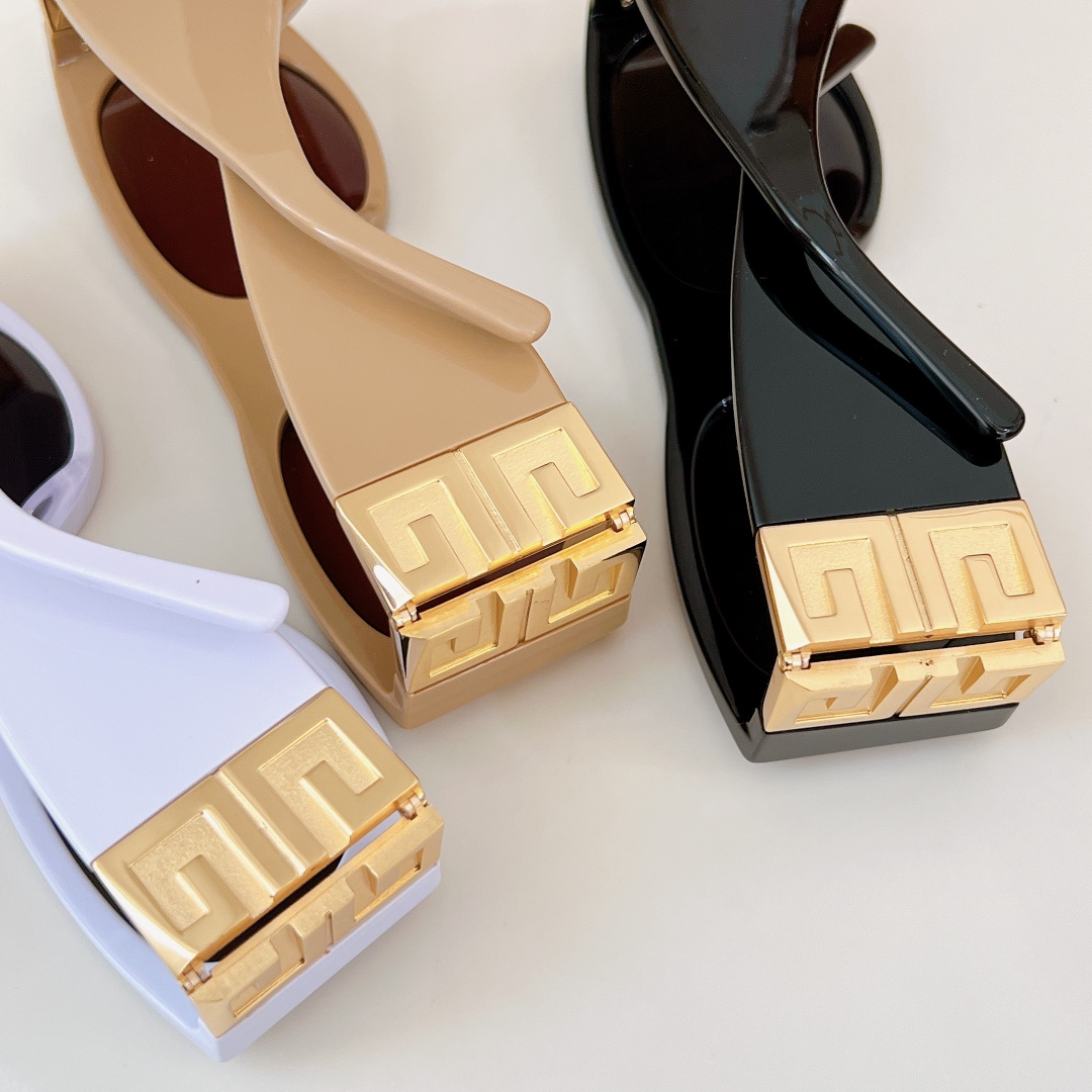  Givench*.4G系列
· 一体式鼻托 gv40028I
徽标五金镜腿 logo金属铰链
重工打造